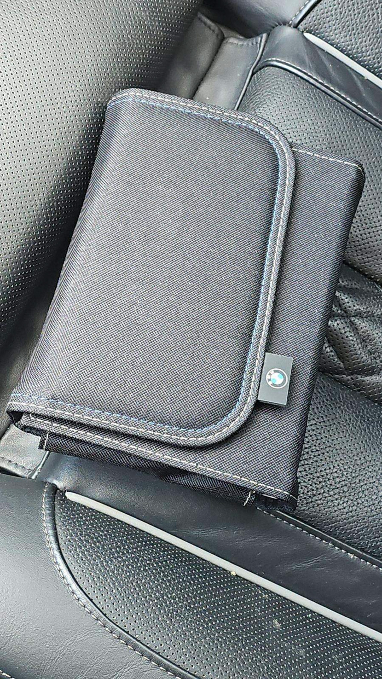 2022 BMW 740 i xDrive, 39709, Photo