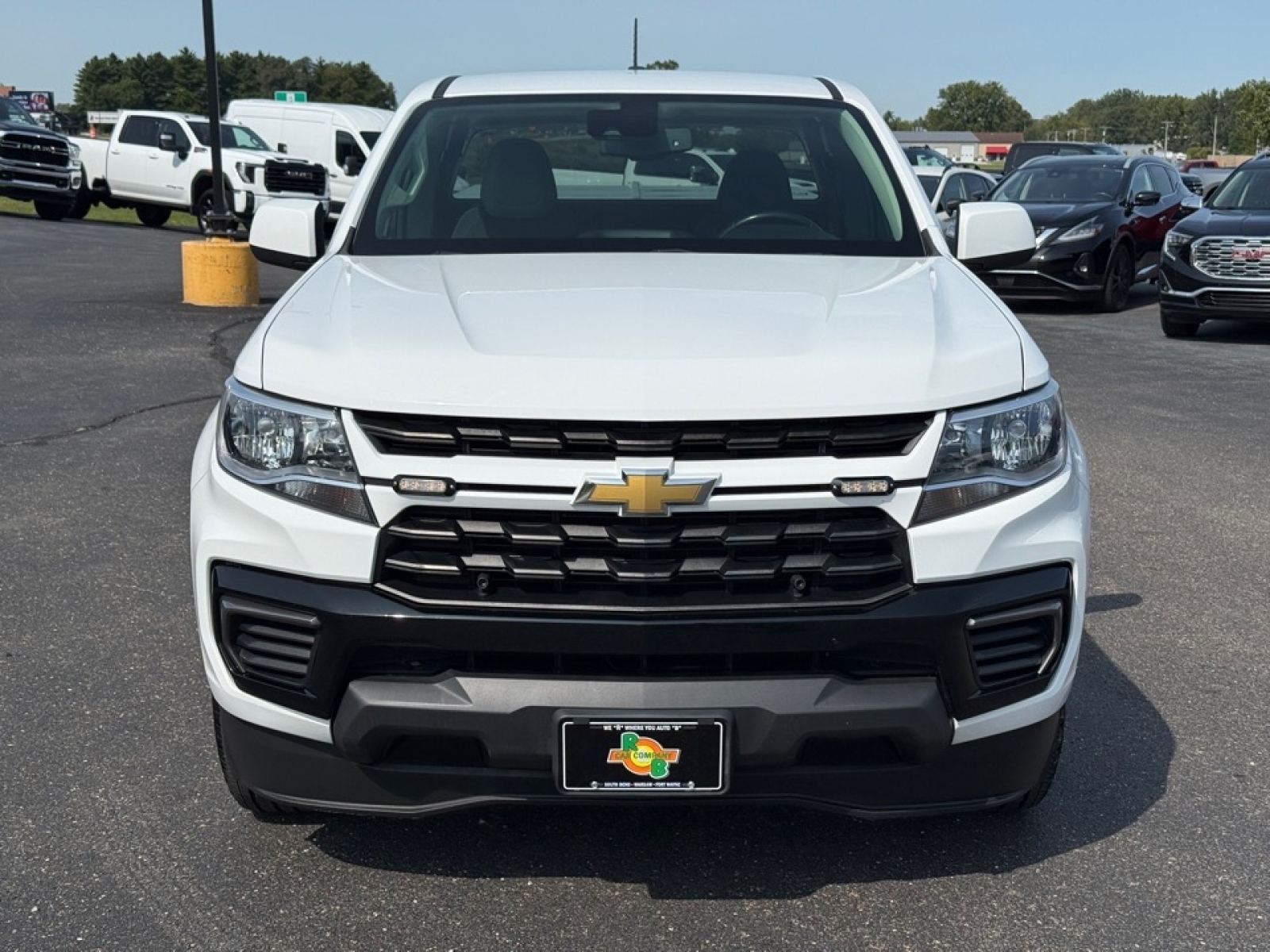 2022 Chevrolet Colorado LT photo 2