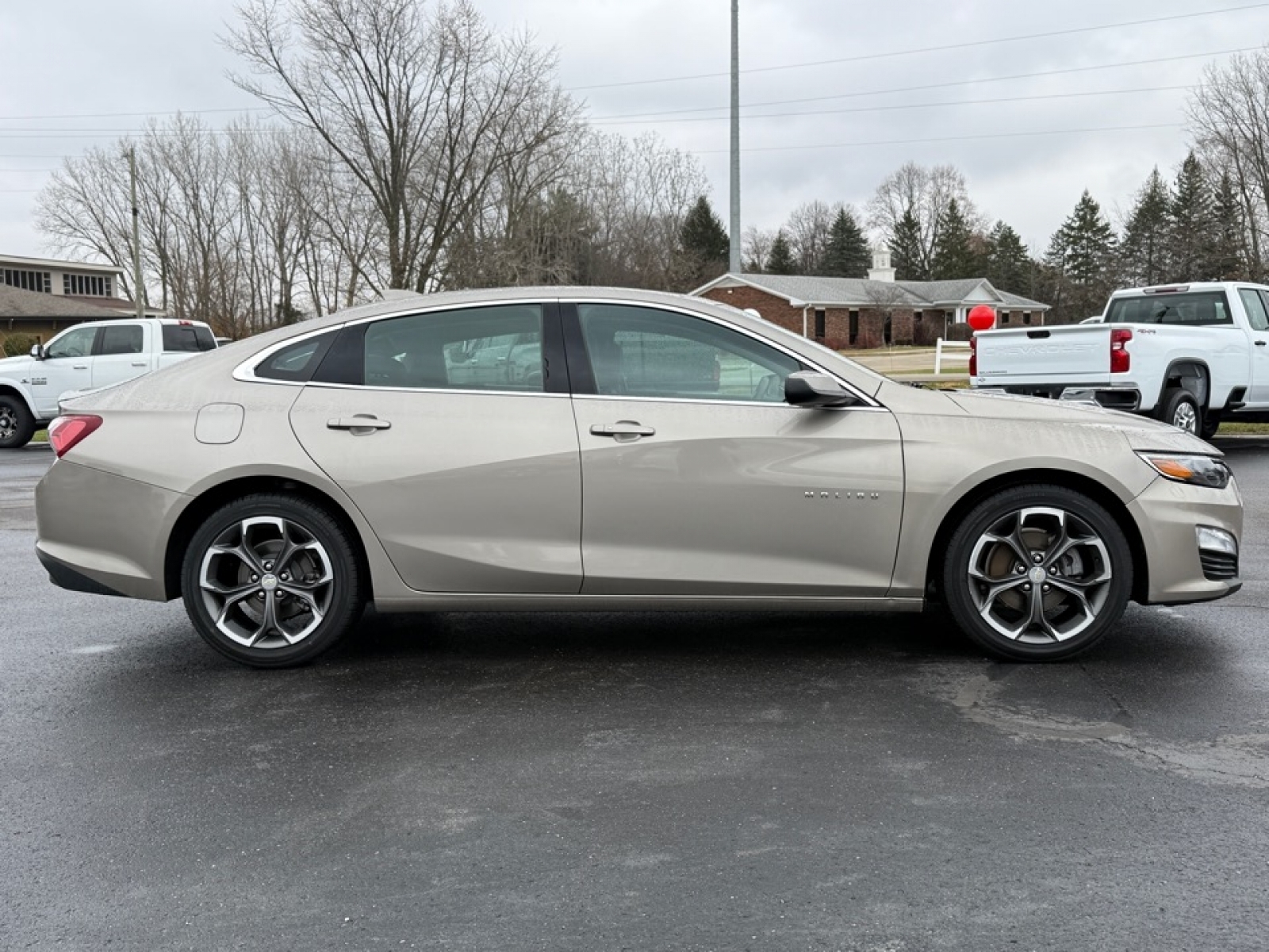 2022 Chevrolet Malibu FWD LT, 38984, Photo