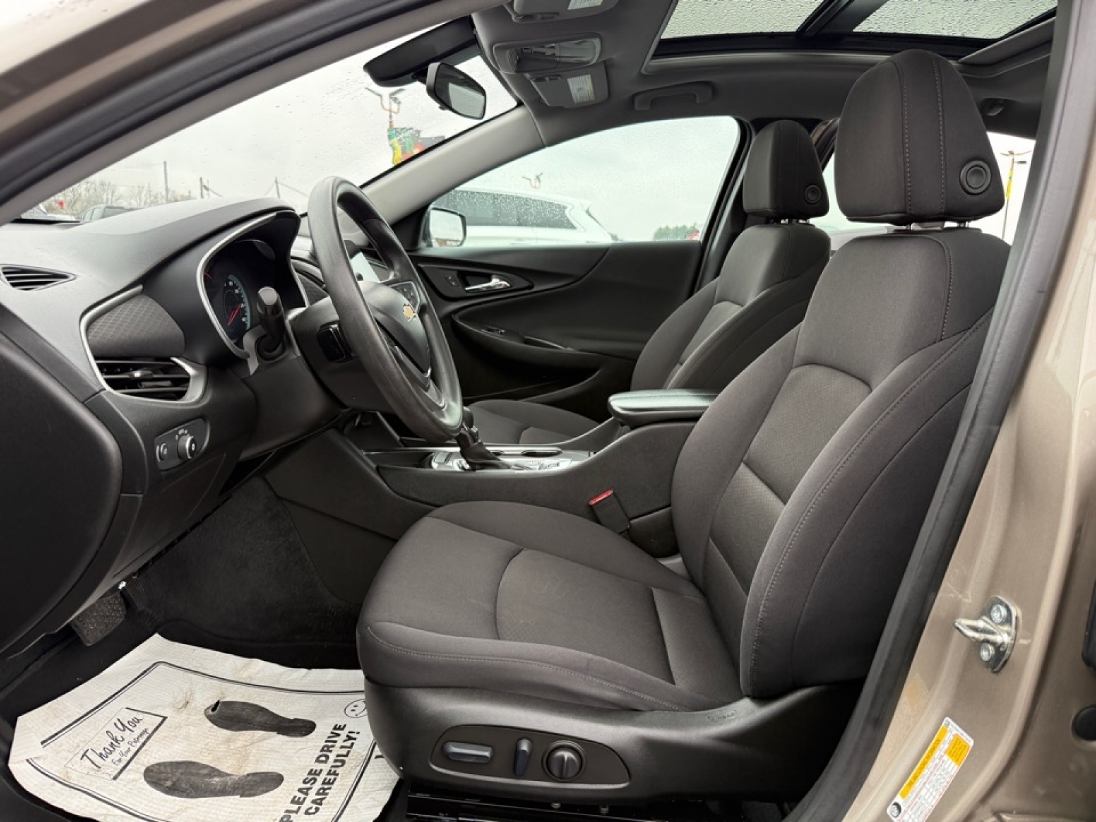 2022 Chevrolet Malibu FWD LT, 38984, Photo