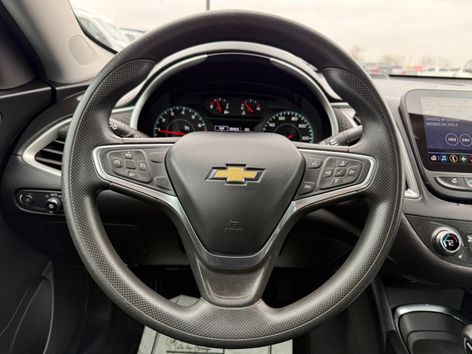 2022 Chevrolet Malibu FWD LT, 38984, Photo