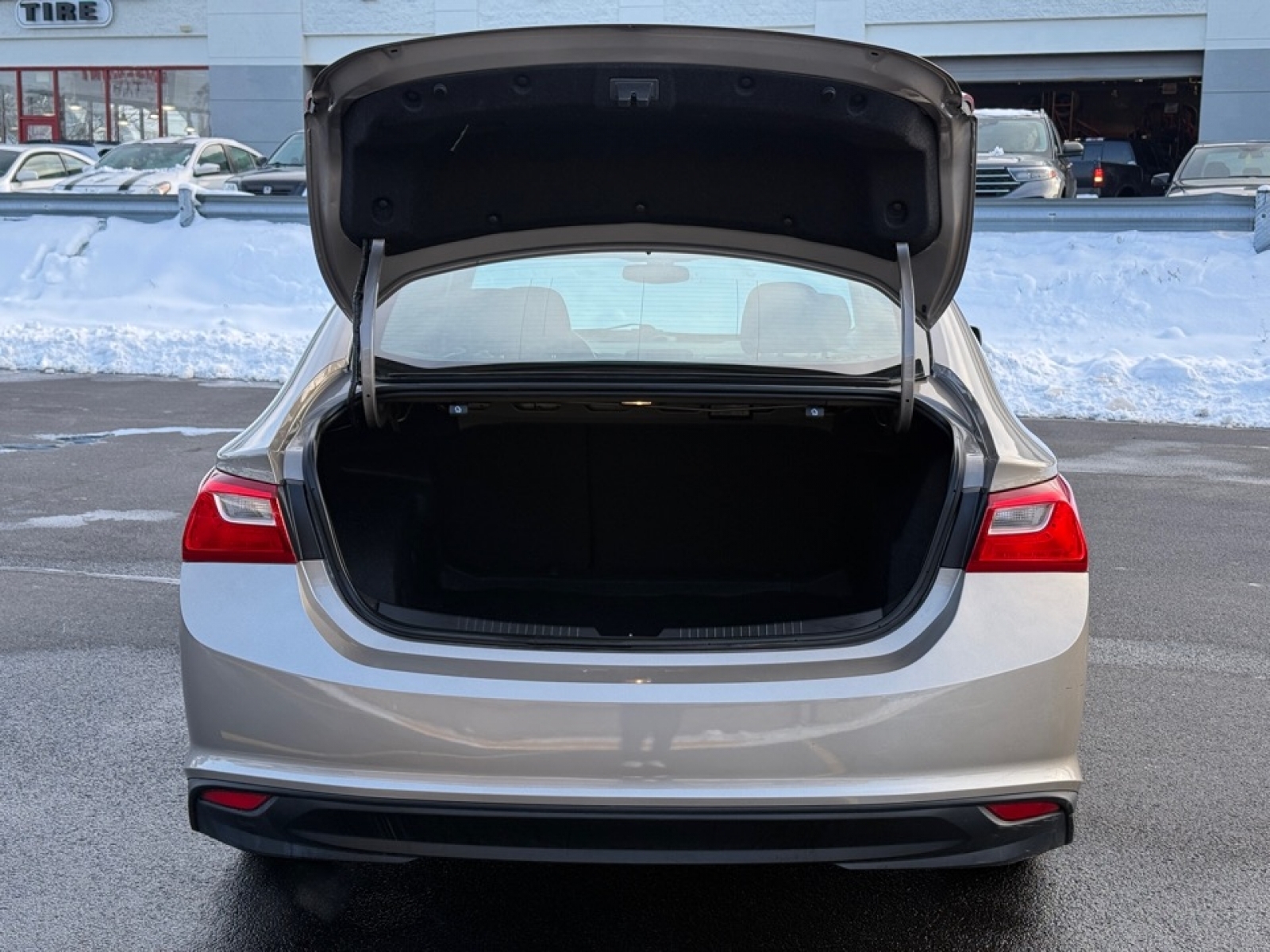 2022 Chevrolet Malibu FWD 1FL, 39129, Photo