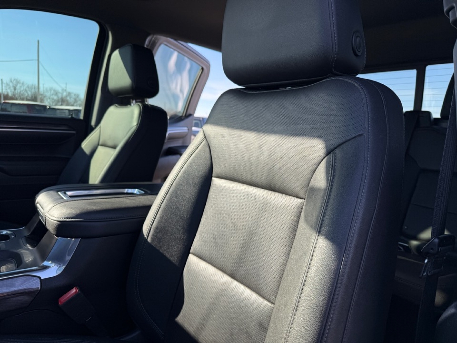 2022 Chevrolet Silverado 1500 4WD Crew Cab Short Bed LTZ, 39136, Photo