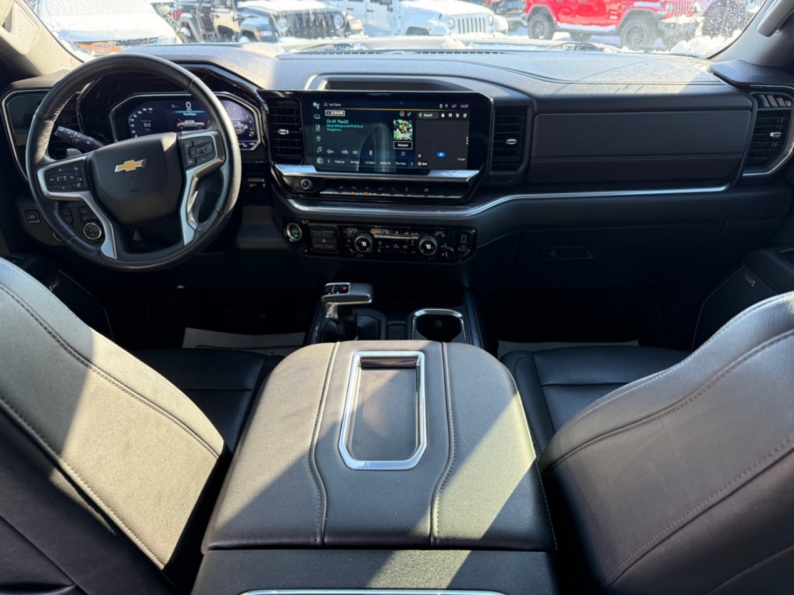 2022 Chevrolet Silverado 1500 4WD Crew Cab Short Bed LTZ, 39136, Photo