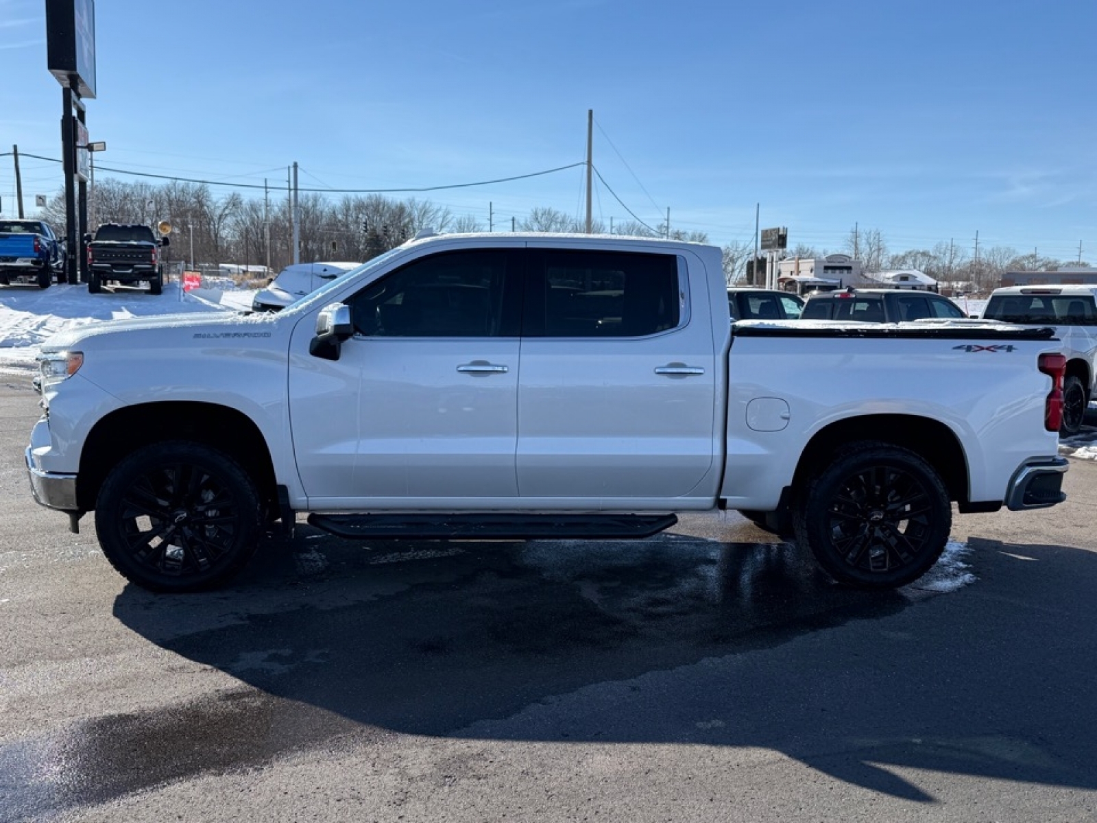 2022 Chevrolet Silverado 1500 4WD Crew Cab Short Bed LTZ, 39136, Photo