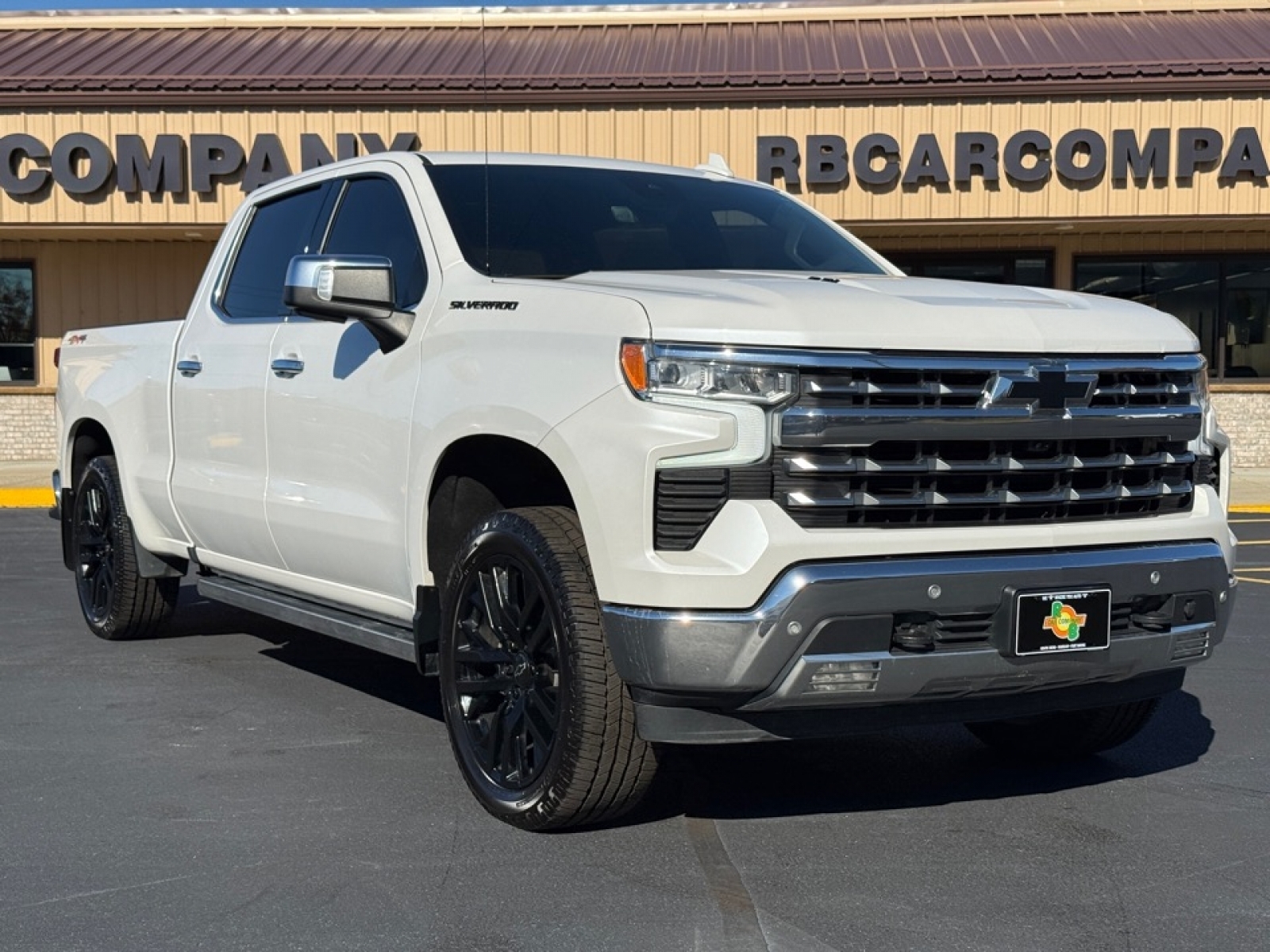 2022 Chevrolet Silverado 1500 LTZ photo 2