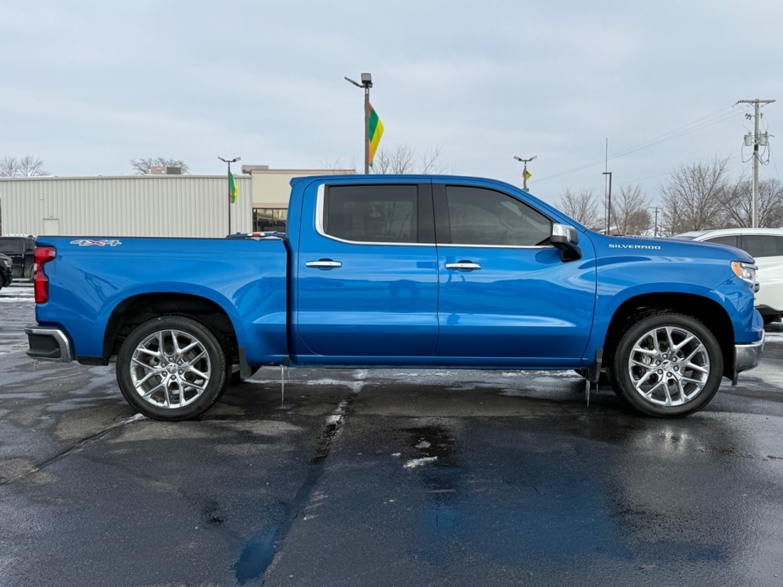 2022 Chevrolet Silverado 1500 4WD Crew Cab Short Bed LTZ, 39289, Photo