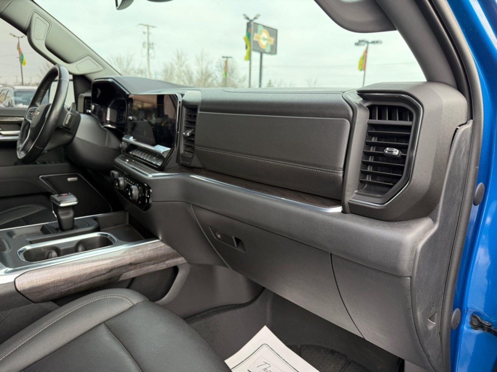 2022 Chevrolet Silverado 1500 4WD Crew Cab Short Bed LTZ, 39289, Photo