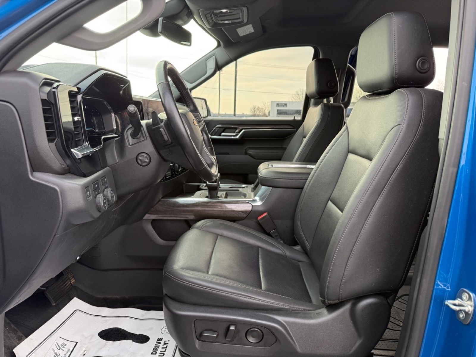 2022 Chevrolet Silverado 1500 4WD Crew Cab Short Bed LTZ, 39289, Photo