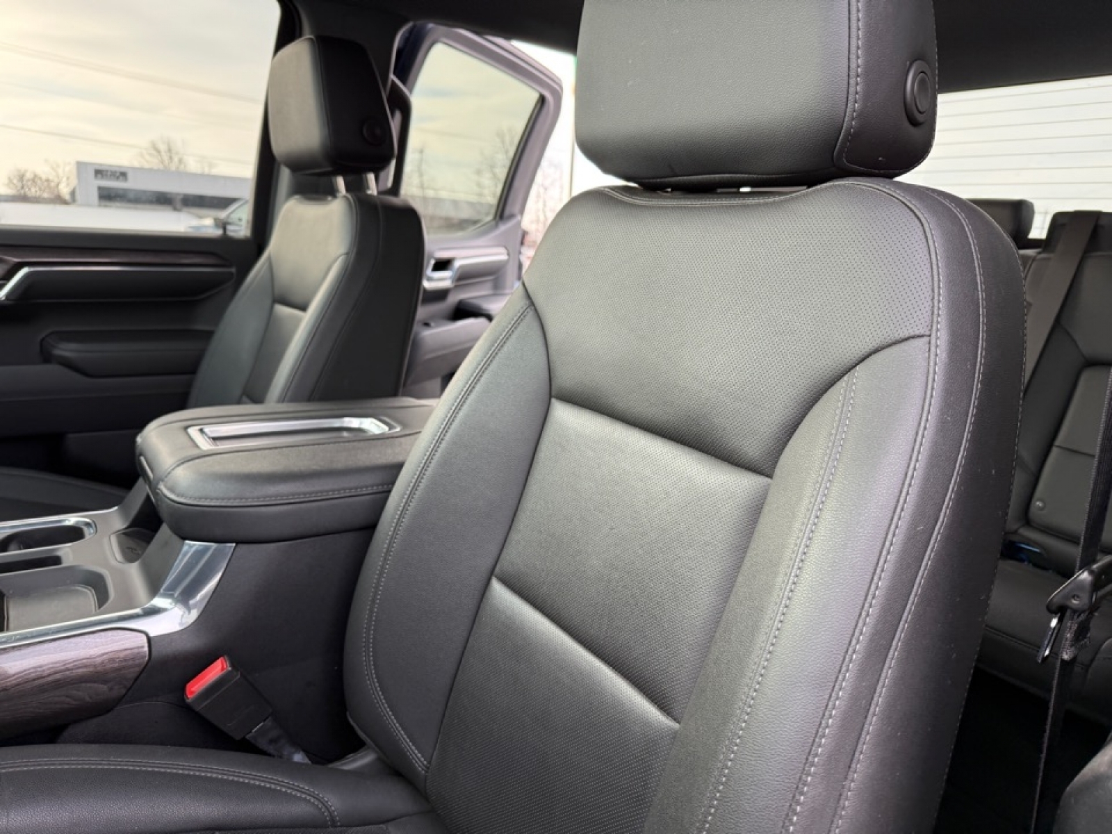 2022 Chevrolet Silverado 1500 4WD Crew Cab Short Bed LTZ, 39289, Photo