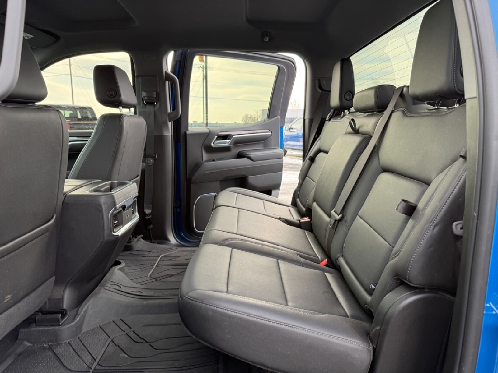 2022 Chevrolet Silverado 1500 4WD Crew Cab Short Bed LTZ, 39289, Photo