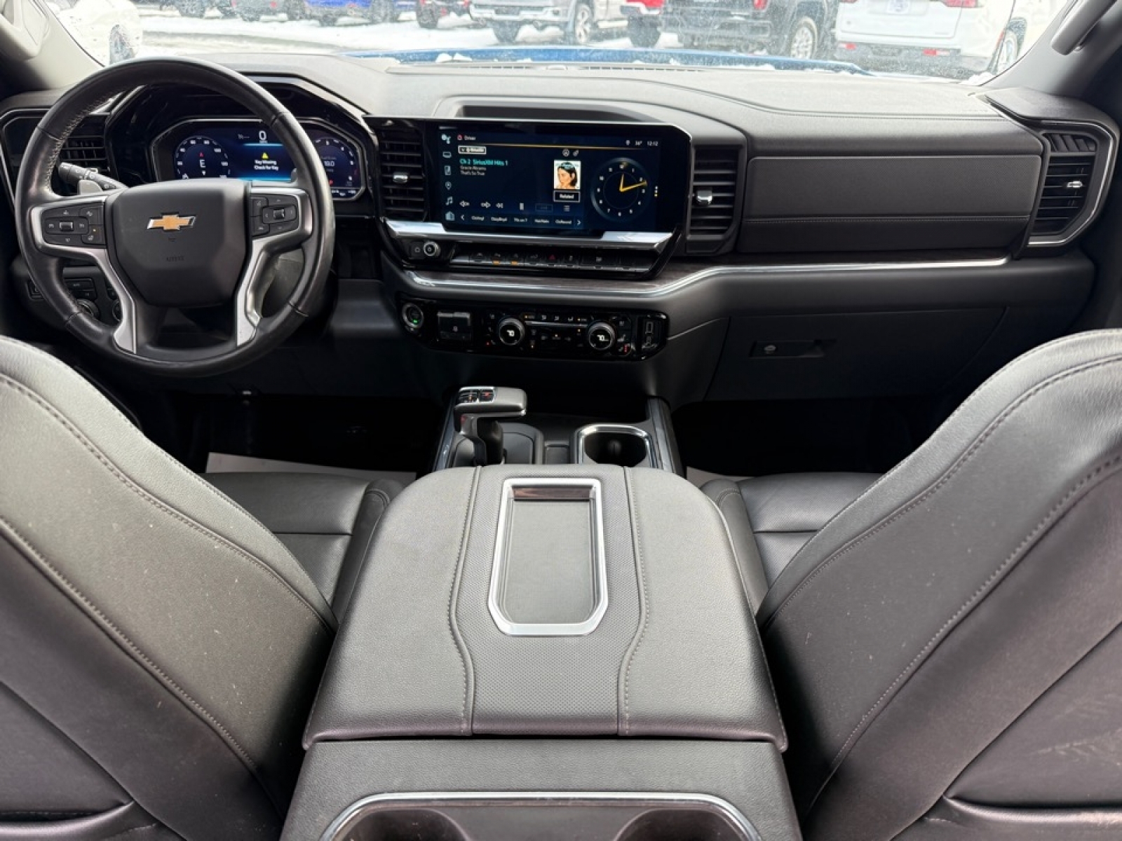 2022 Chevrolet Silverado 1500 4WD Crew Cab Short Bed LTZ, 39289, Photo