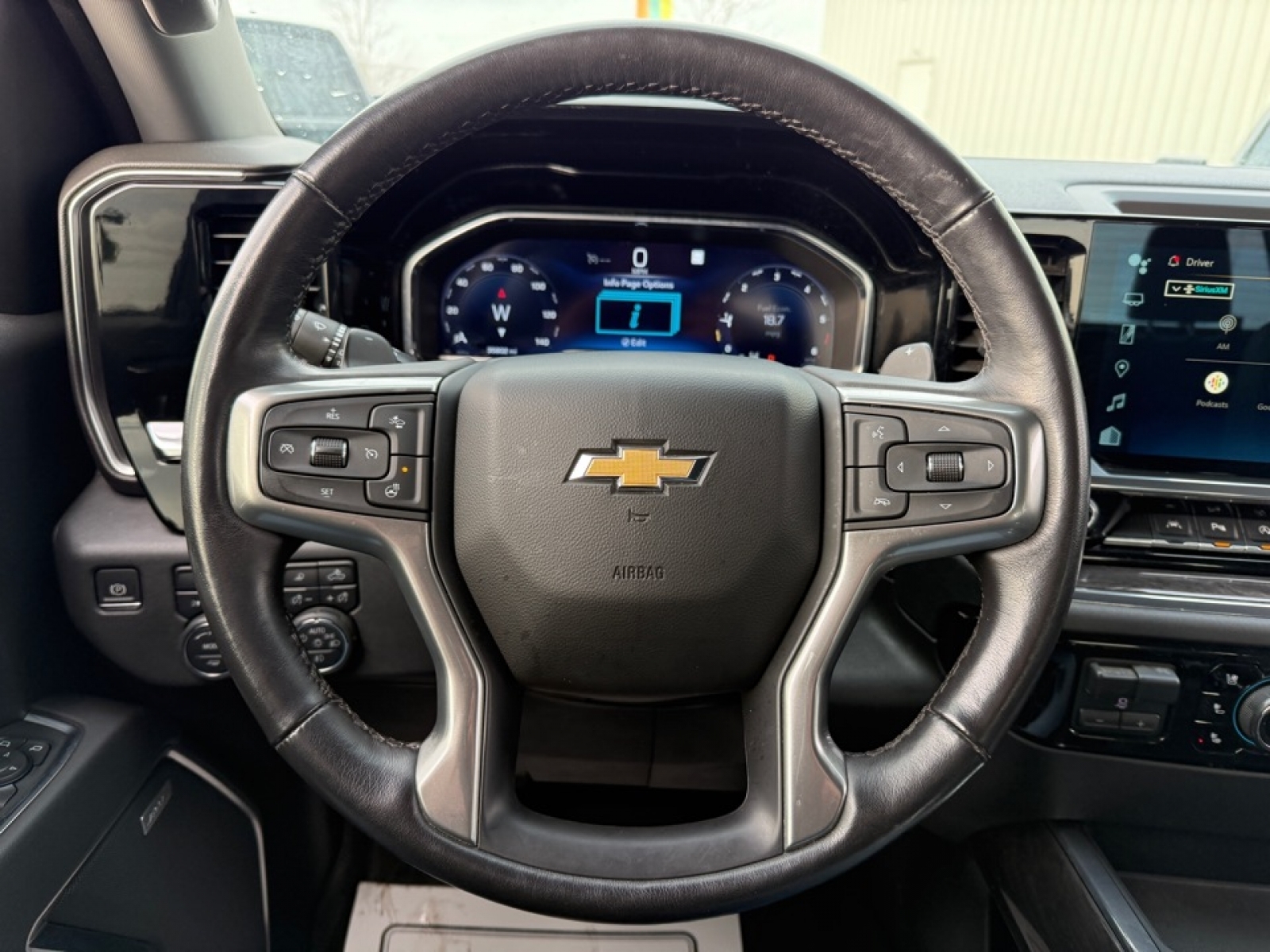 2022 Chevrolet Silverado 1500 4WD Crew Cab Short Bed LTZ, 39289, Photo