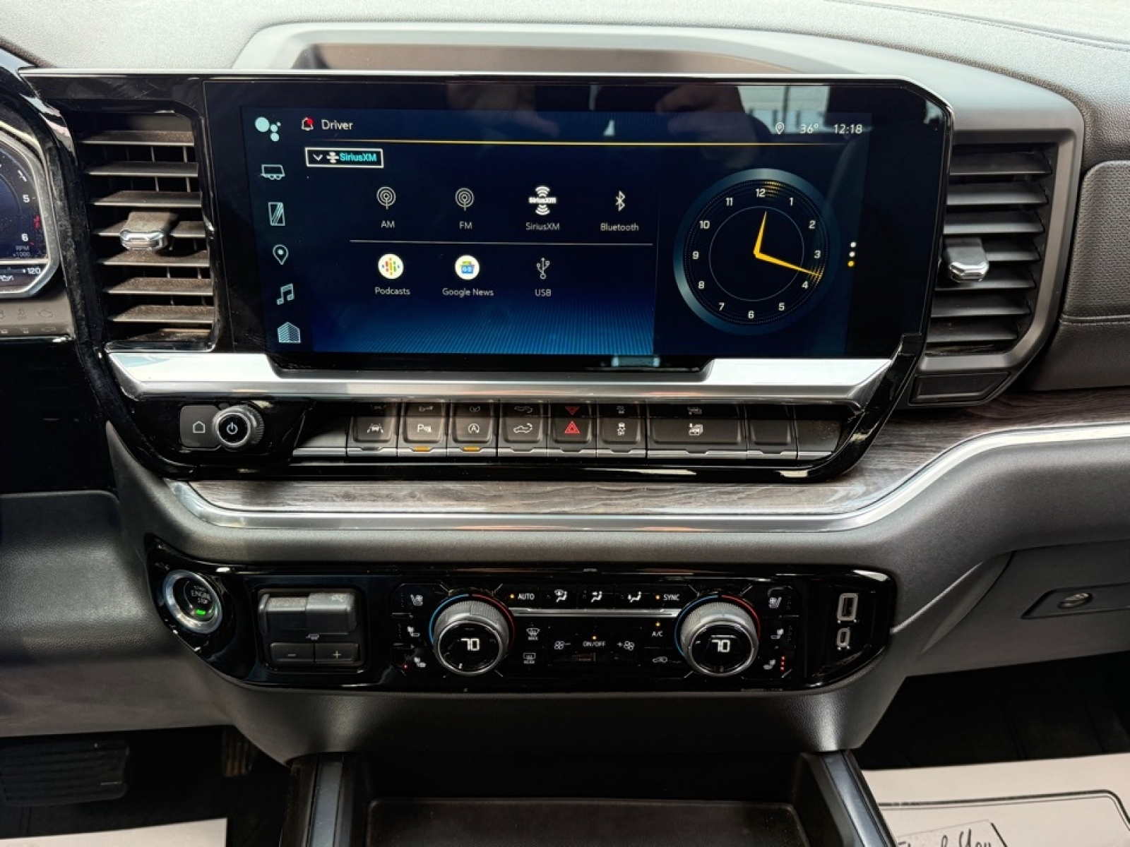 2022 Chevrolet Silverado 1500 4WD Crew Cab Short Bed LTZ, 39289, Photo