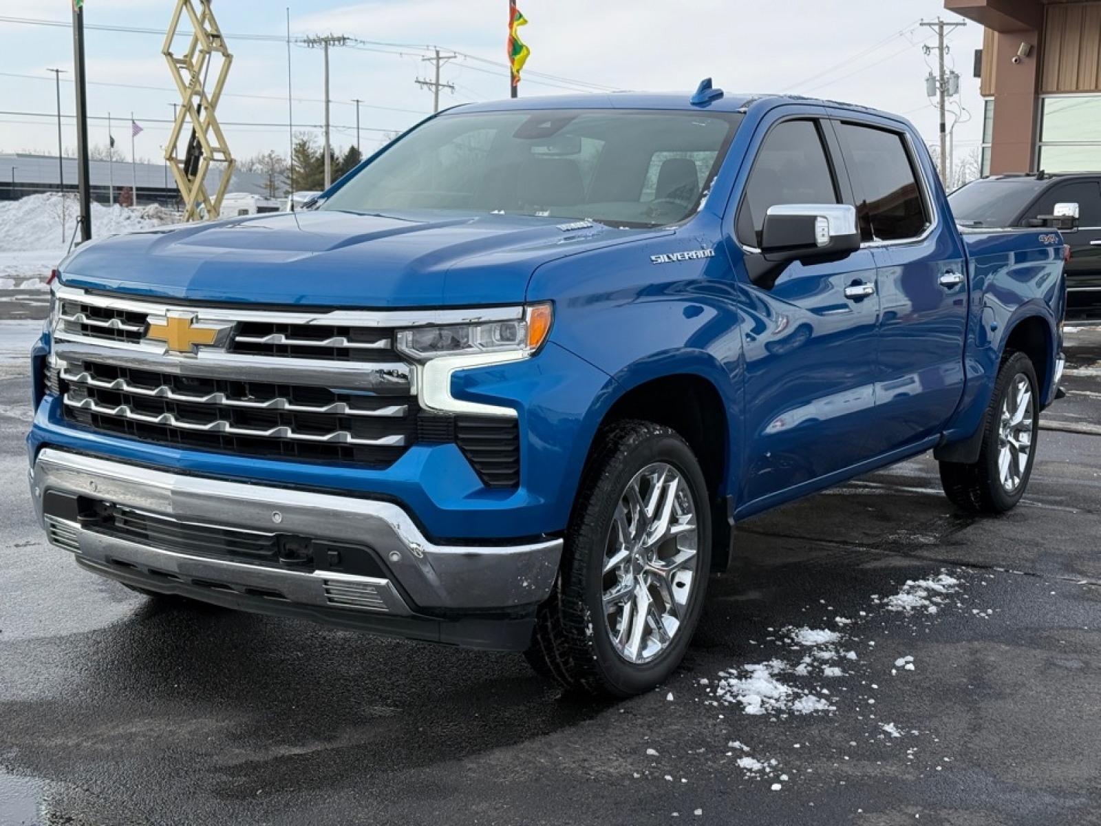 2022 Chevrolet Silverado 1500 4WD Crew Cab Short Bed LTZ, 39289, Photo