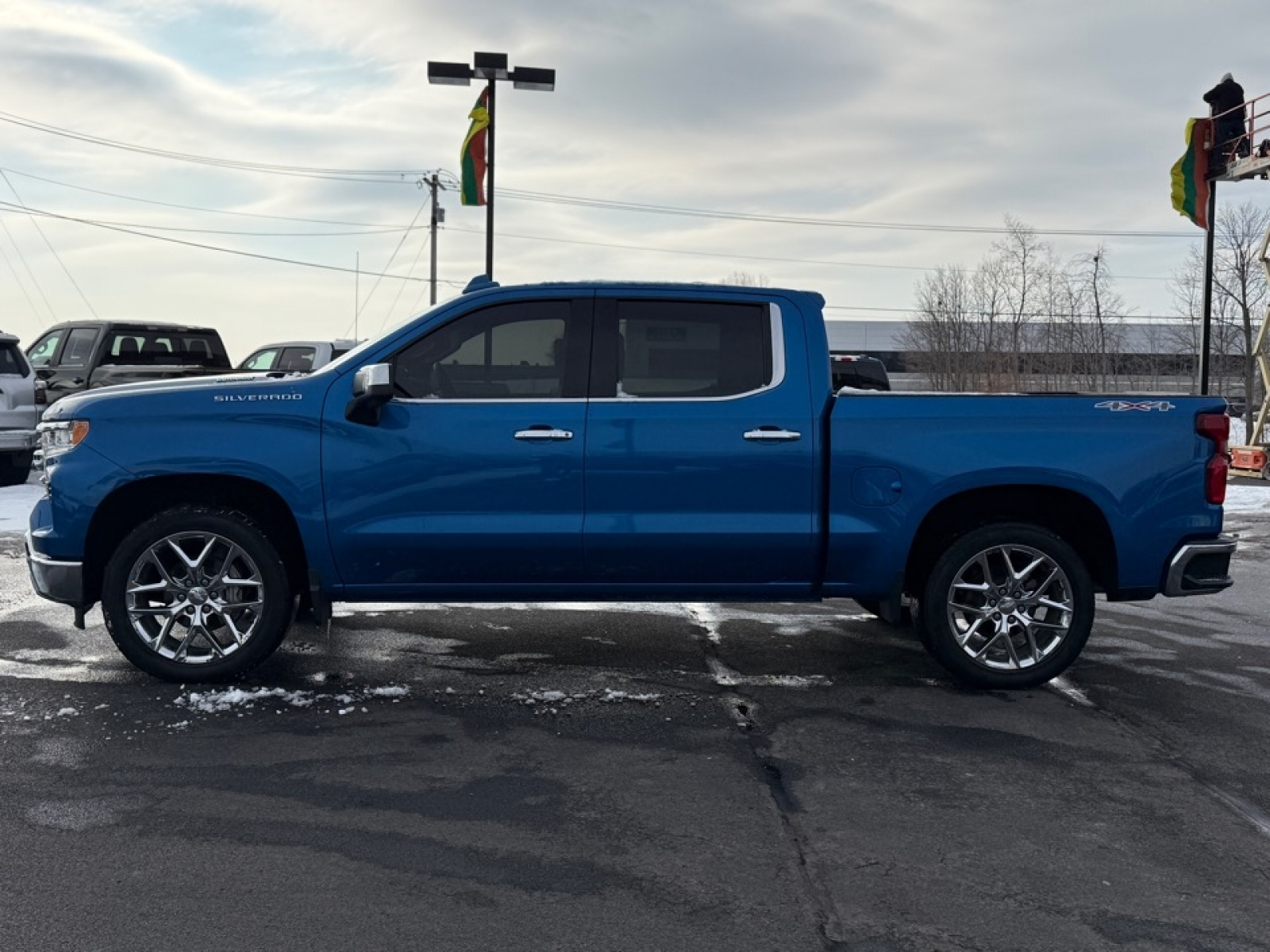 2022 Chevrolet Silverado 1500 4WD Crew Cab Short Bed LTZ, 39289, Photo