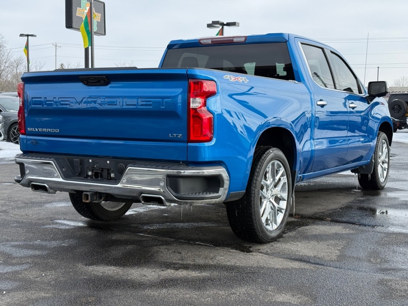 2022 Chevrolet Silverado 1500 4WD Crew Cab Short Bed LTZ, 39289, Photo