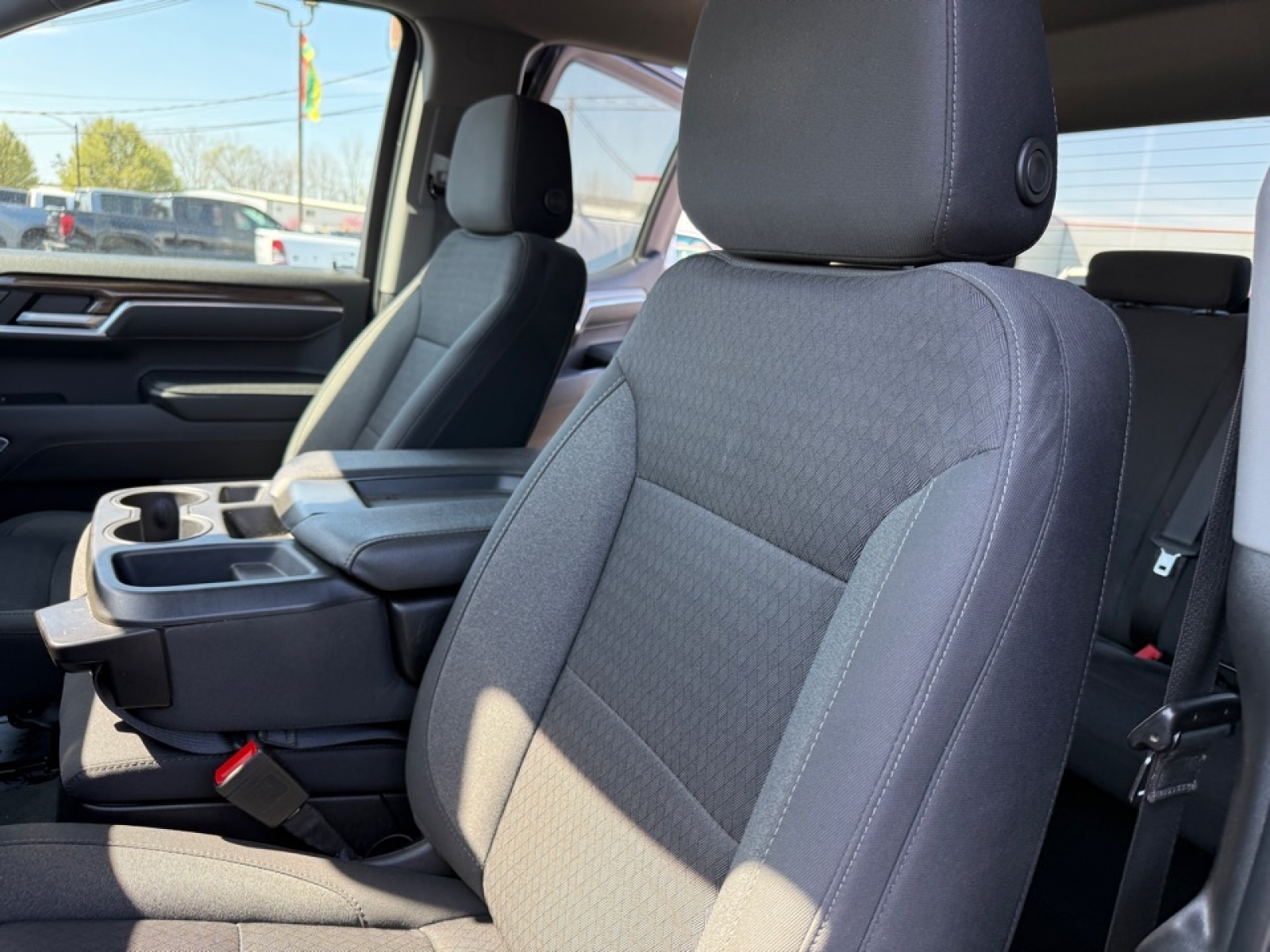 2022 Chevrolet Silverado 1500 4WD Crew Cab Short Bed LT with 2FL, 39762, Photo