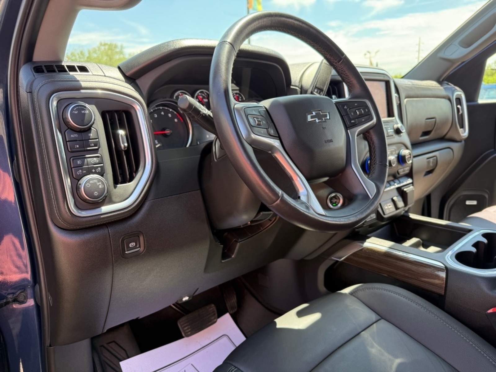 2022 Chevrolet Silverado 1500 LTD 4WD Crew Cab Short Bed LT Trail Boss, 38374, Photo