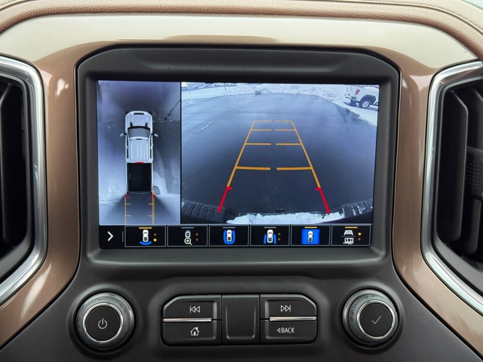 2022 Chevrolet Silverado 2500HD 4WD Crew Cab Standard Bed High Country, 39199, Photo