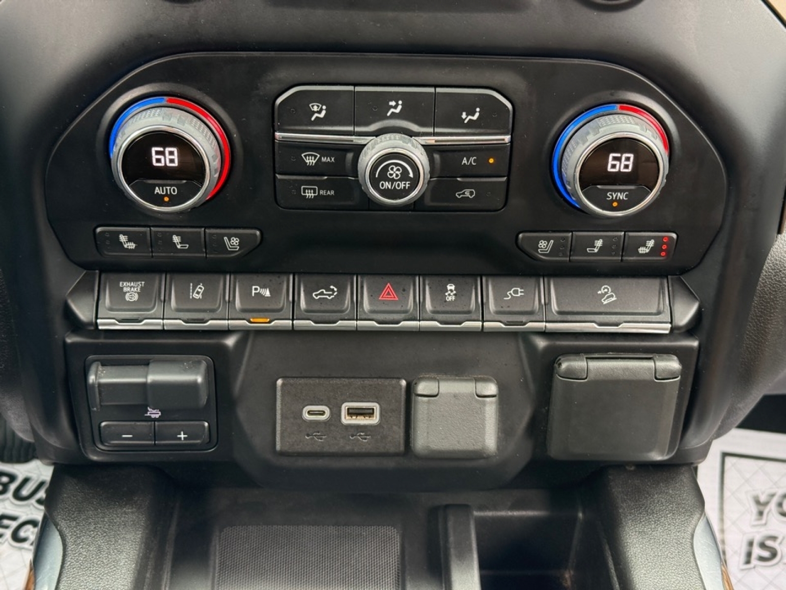 2022 Chevrolet Silverado 2500HD 4WD Crew Cab Standard Bed High Country, 39199, Photo