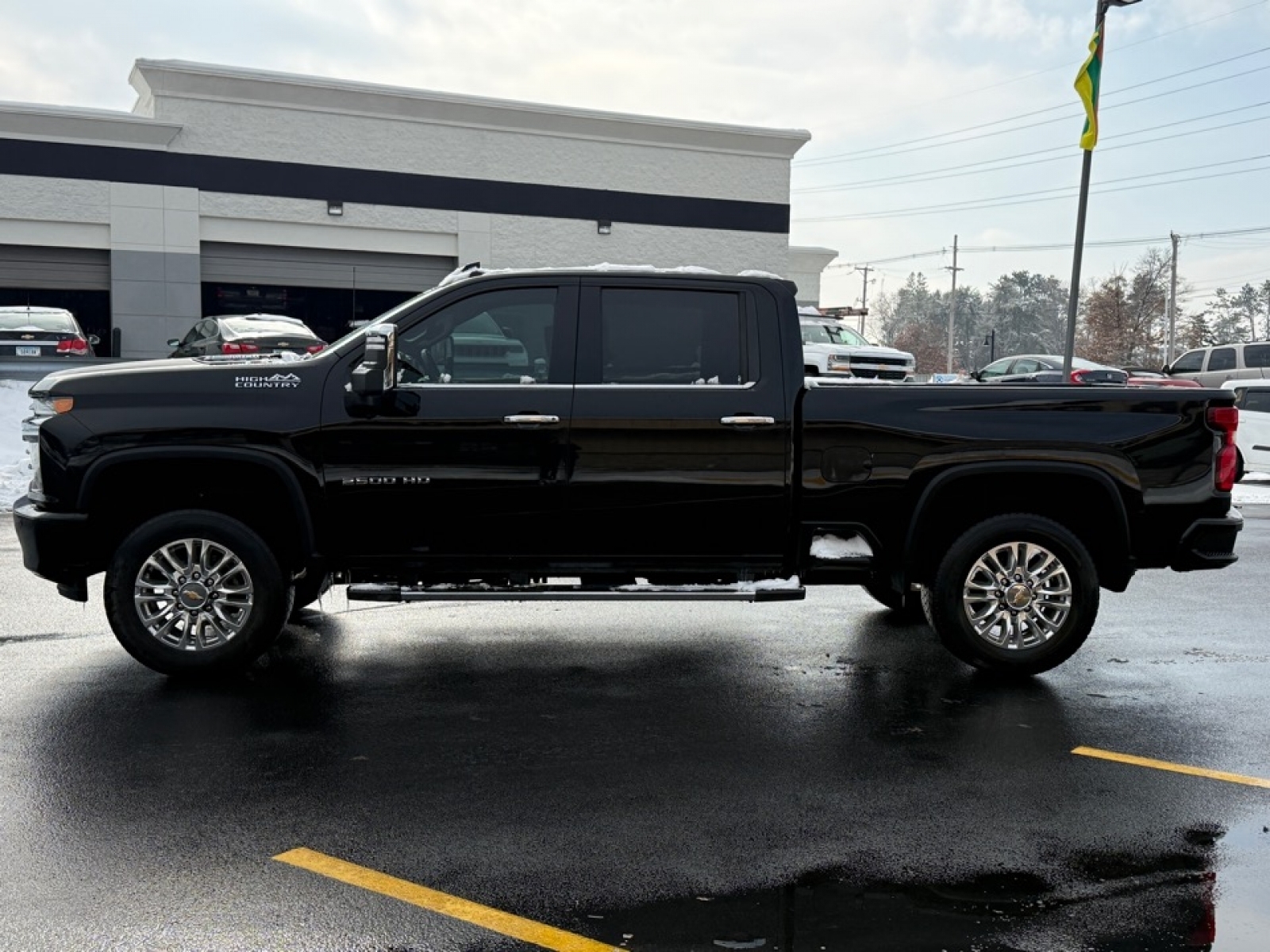 2022 Chevrolet Silverado 2500HD 4WD Crew Cab Standard Bed High Country, 39199, Photo