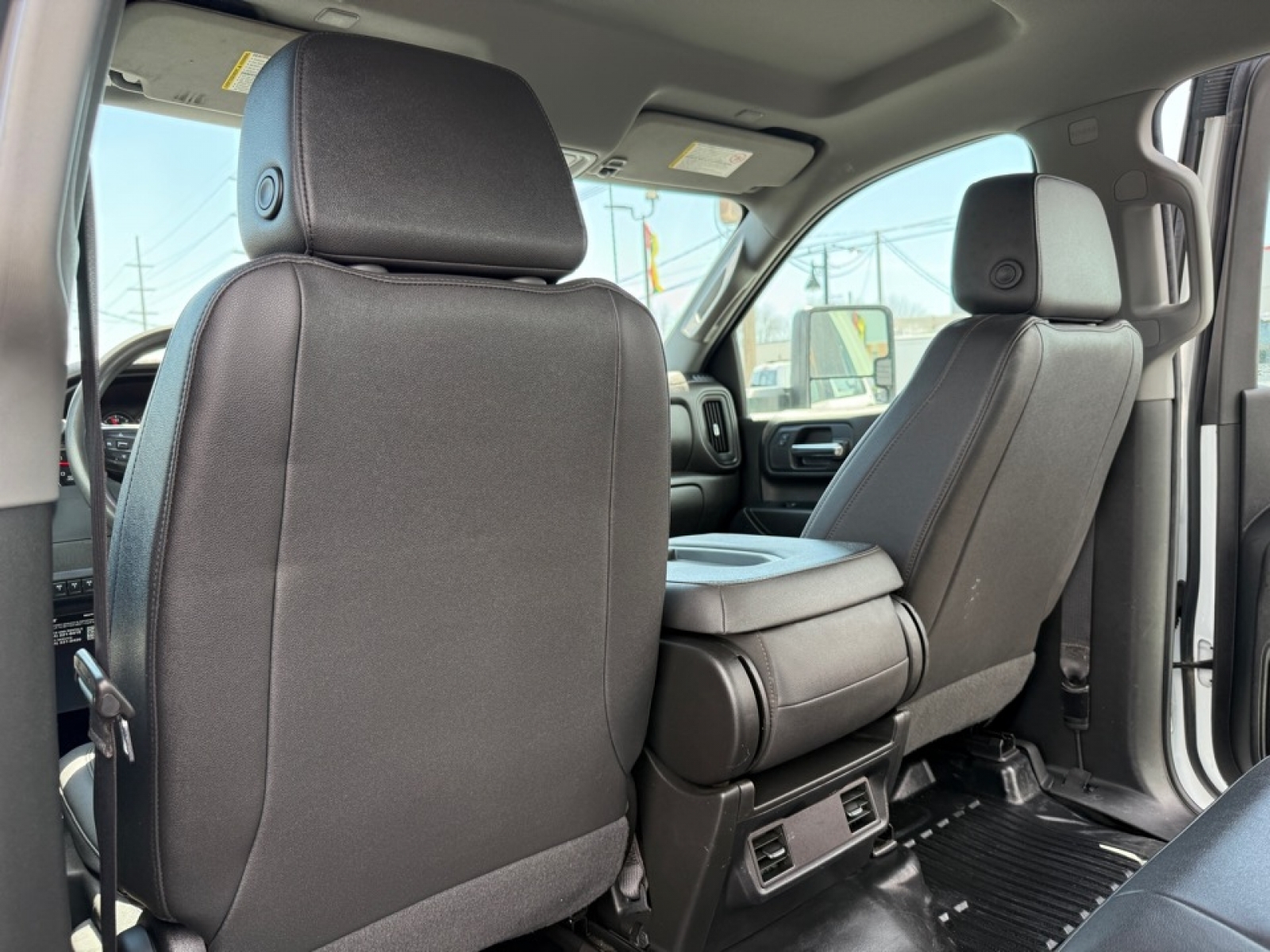 2022 Chevrolet Silverado 3500HD Chassis Work Truck, 39727, Photo