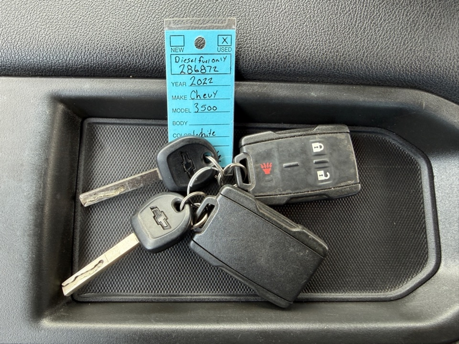 2022 Chevrolet Silverado 3500HD Chassis Work Truck, 39727, Photo