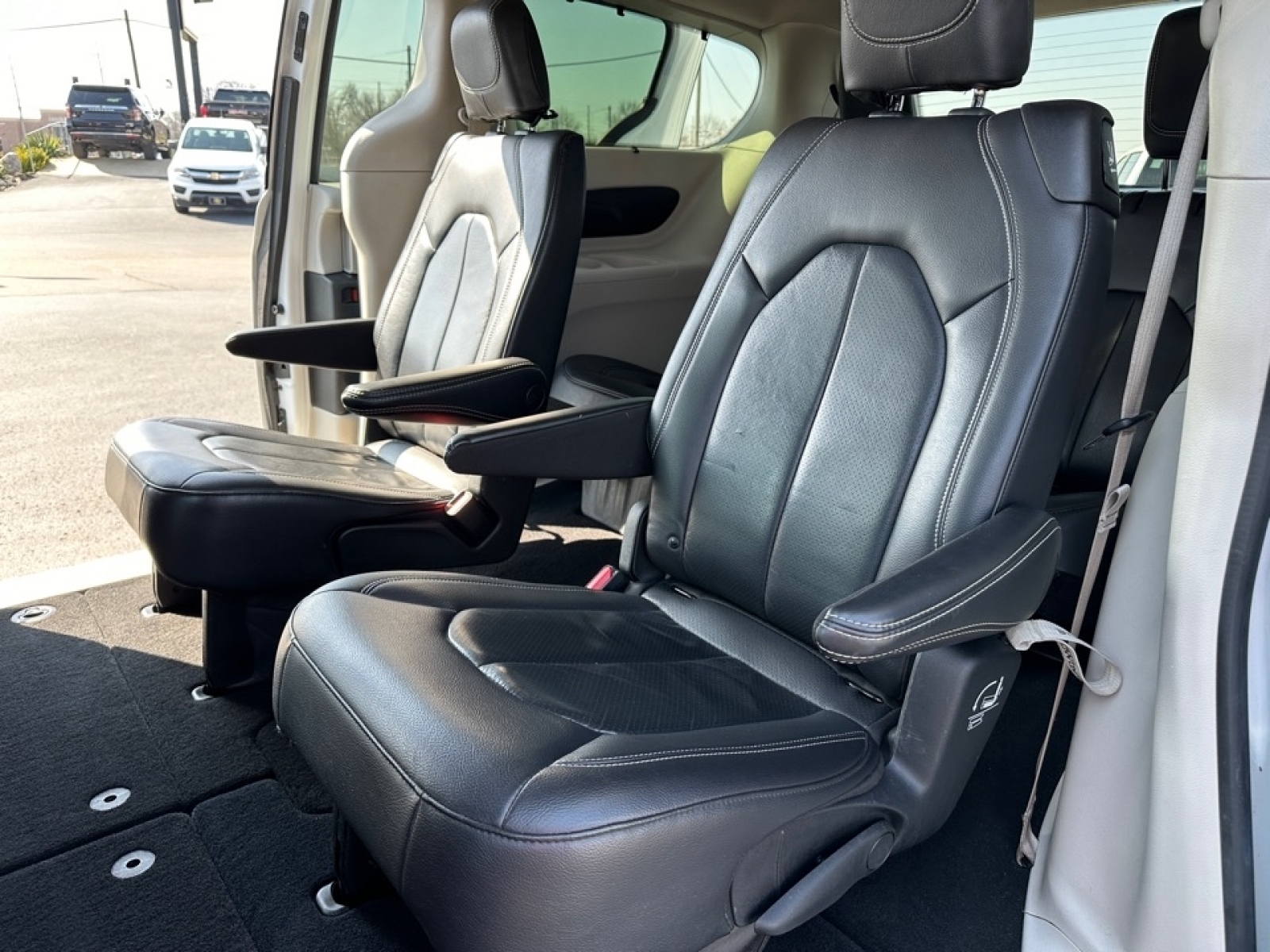 2022 Chrysler Pacifica Touring L, 36590, Photo