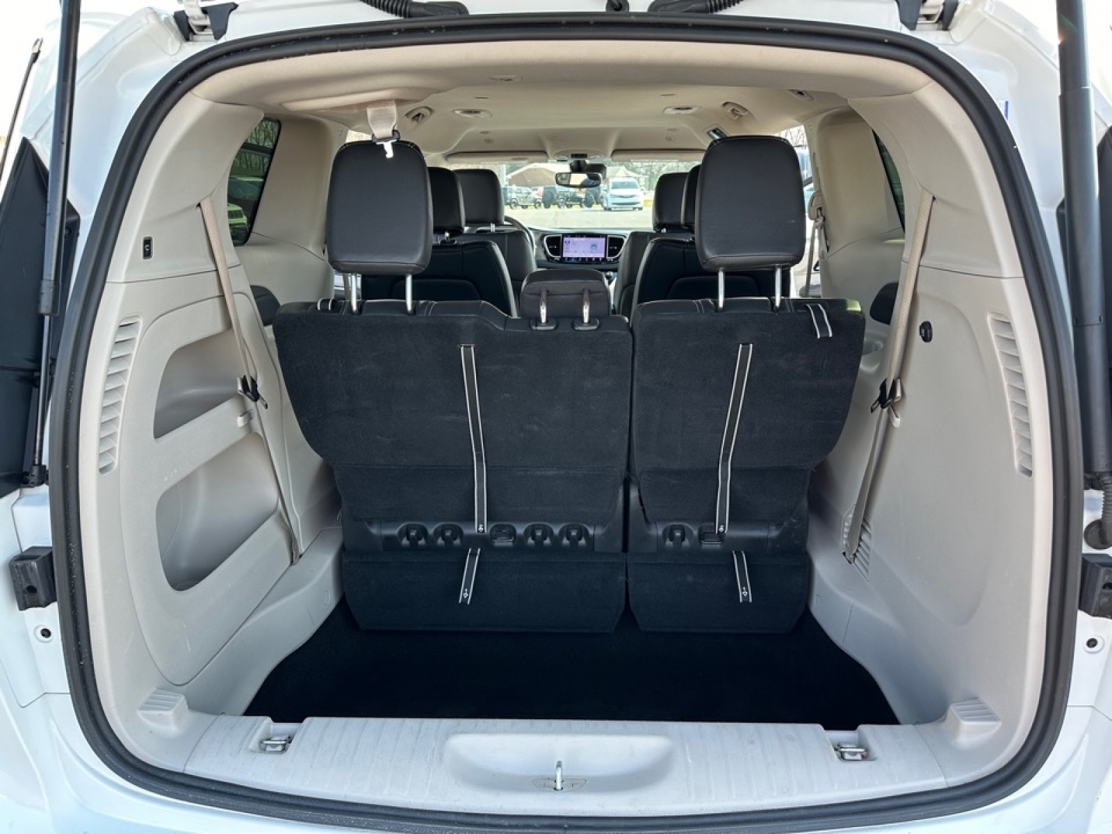 2022 Chrysler Pacifica Touring L, 36590, Photo