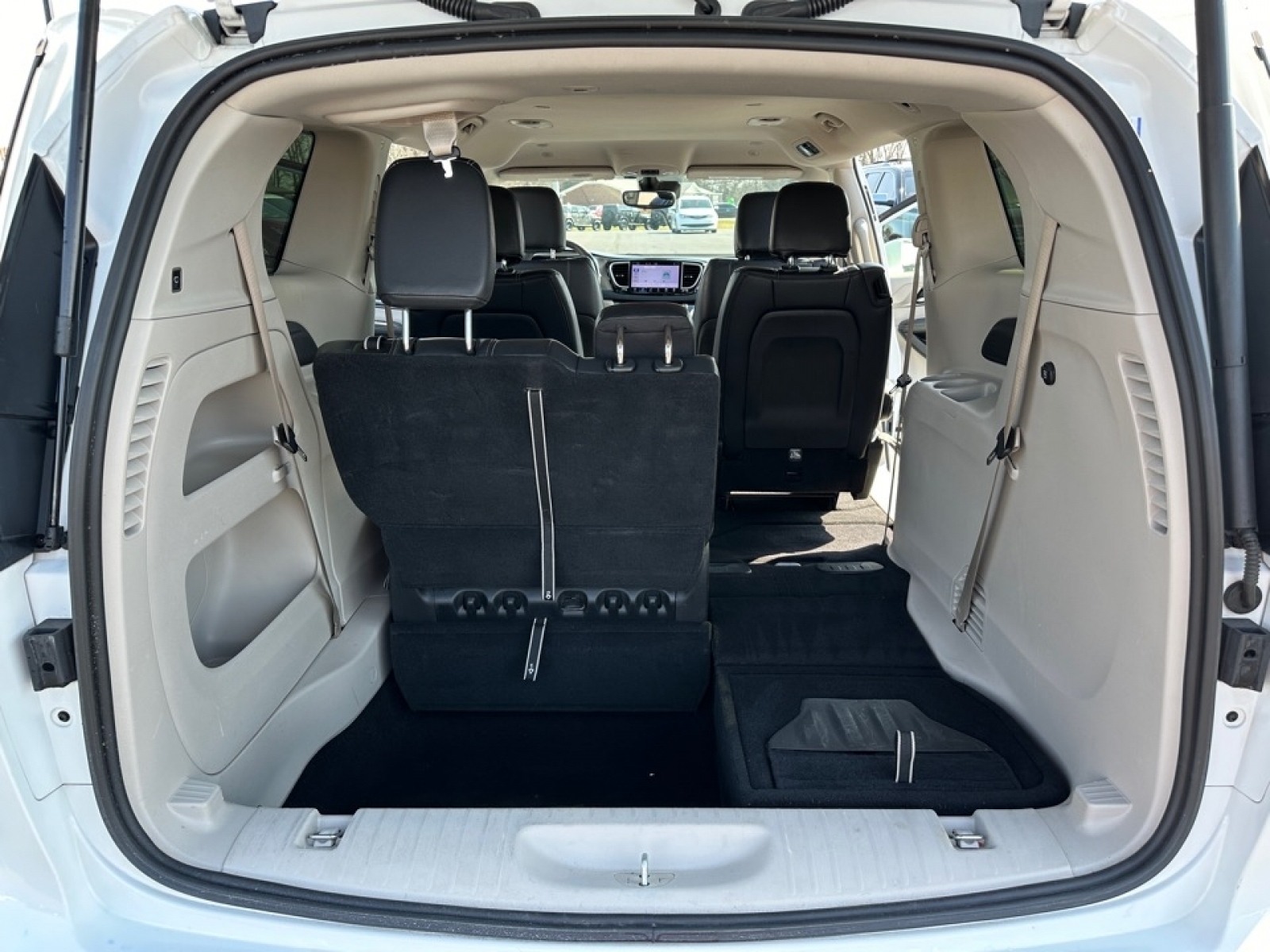 2022 Chrysler Pacifica Touring L, 36590, Photo