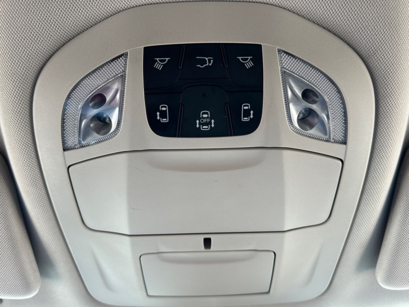 2022 Chrysler Pacifica Touring L, 36590, Photo