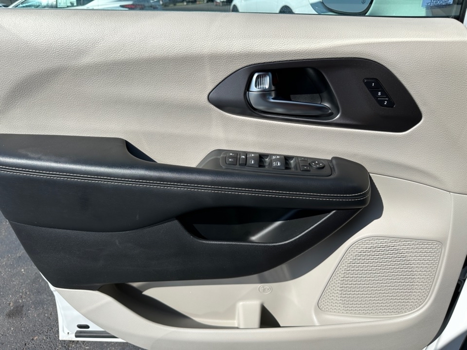 2022 Chrysler Pacifica Touring L, 36590, Photo