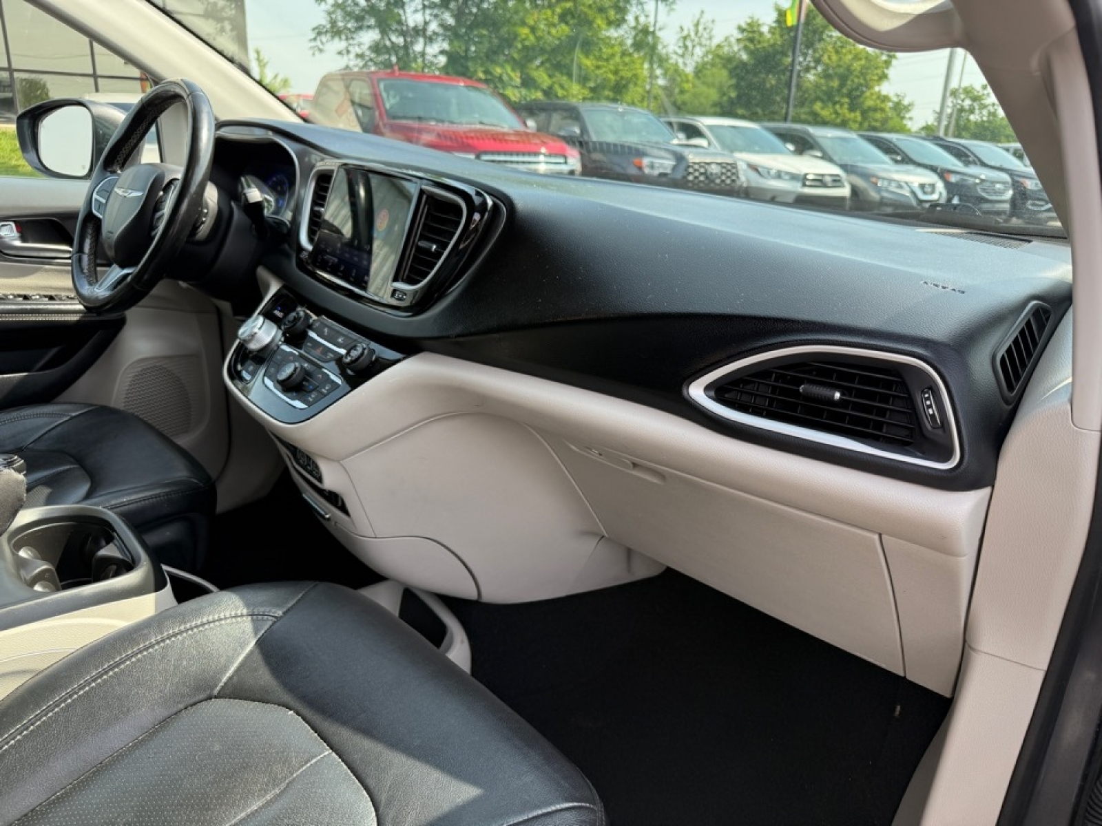 2022 Chrysler Pacifica Touring L, 39185A, Photo