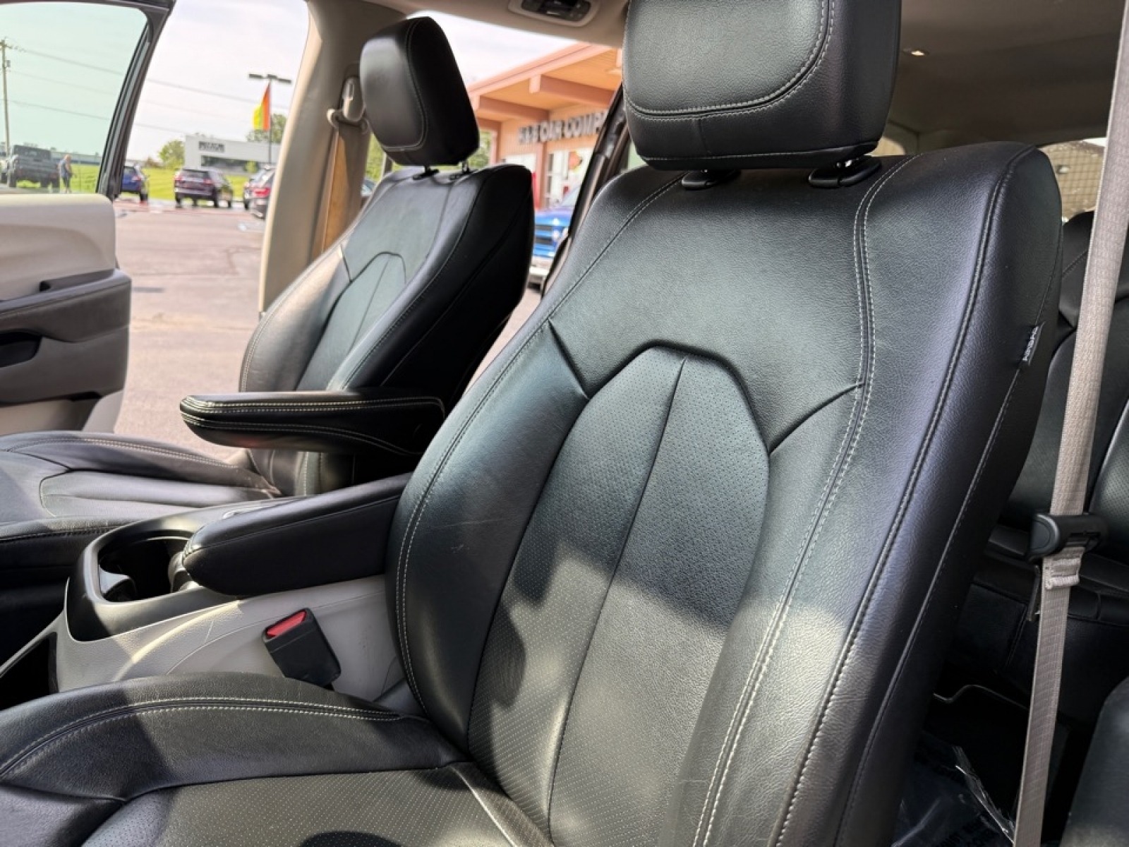 2022 Chrysler Pacifica Touring L, 39185A, Photo