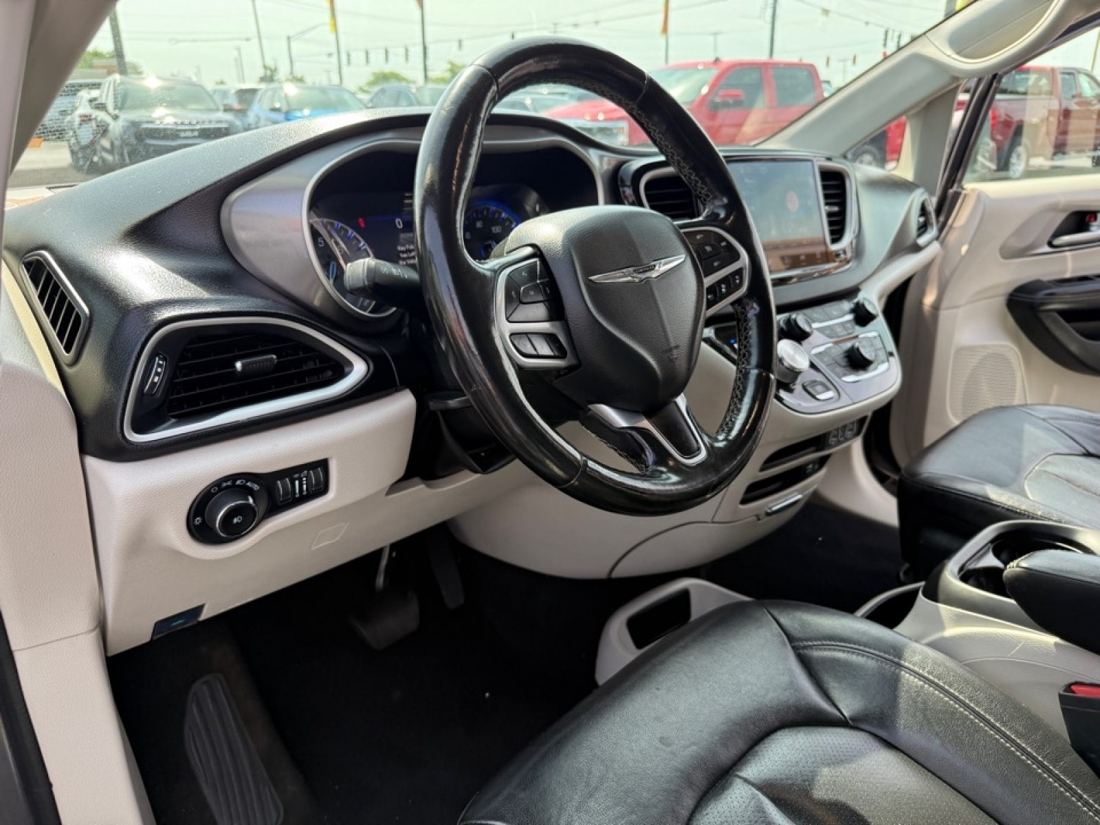 2022 Chrysler Pacifica Touring L, 39185A, Photo