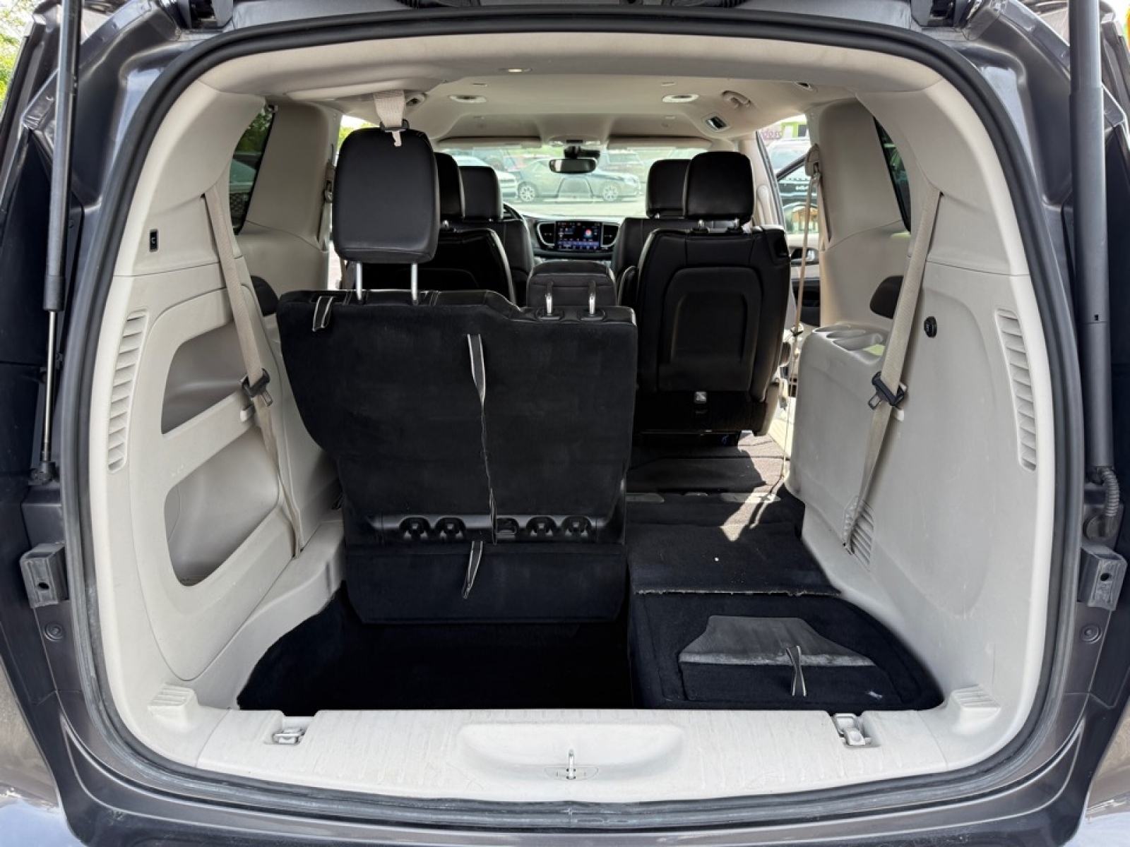 2022 Chrysler Pacifica Touring L, 39185A, Photo