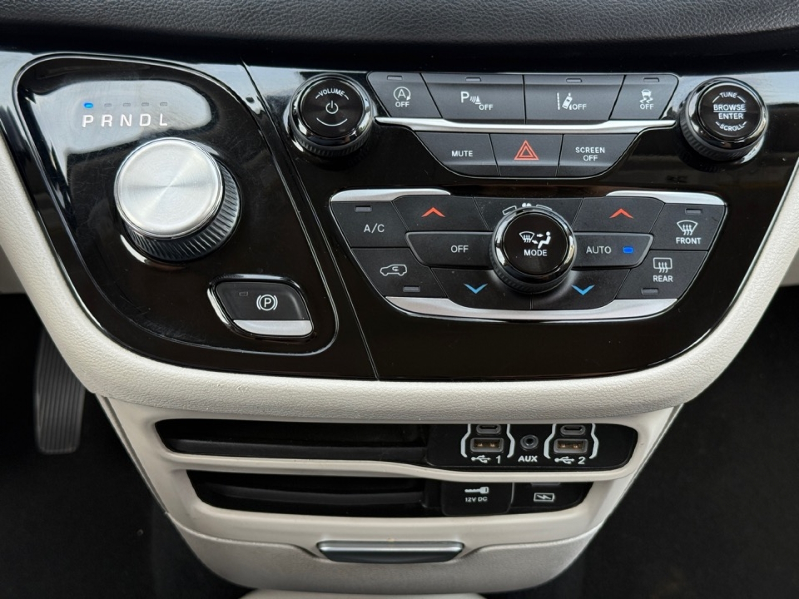 2022 Chrysler Pacifica Touring L, 39185A, Photo