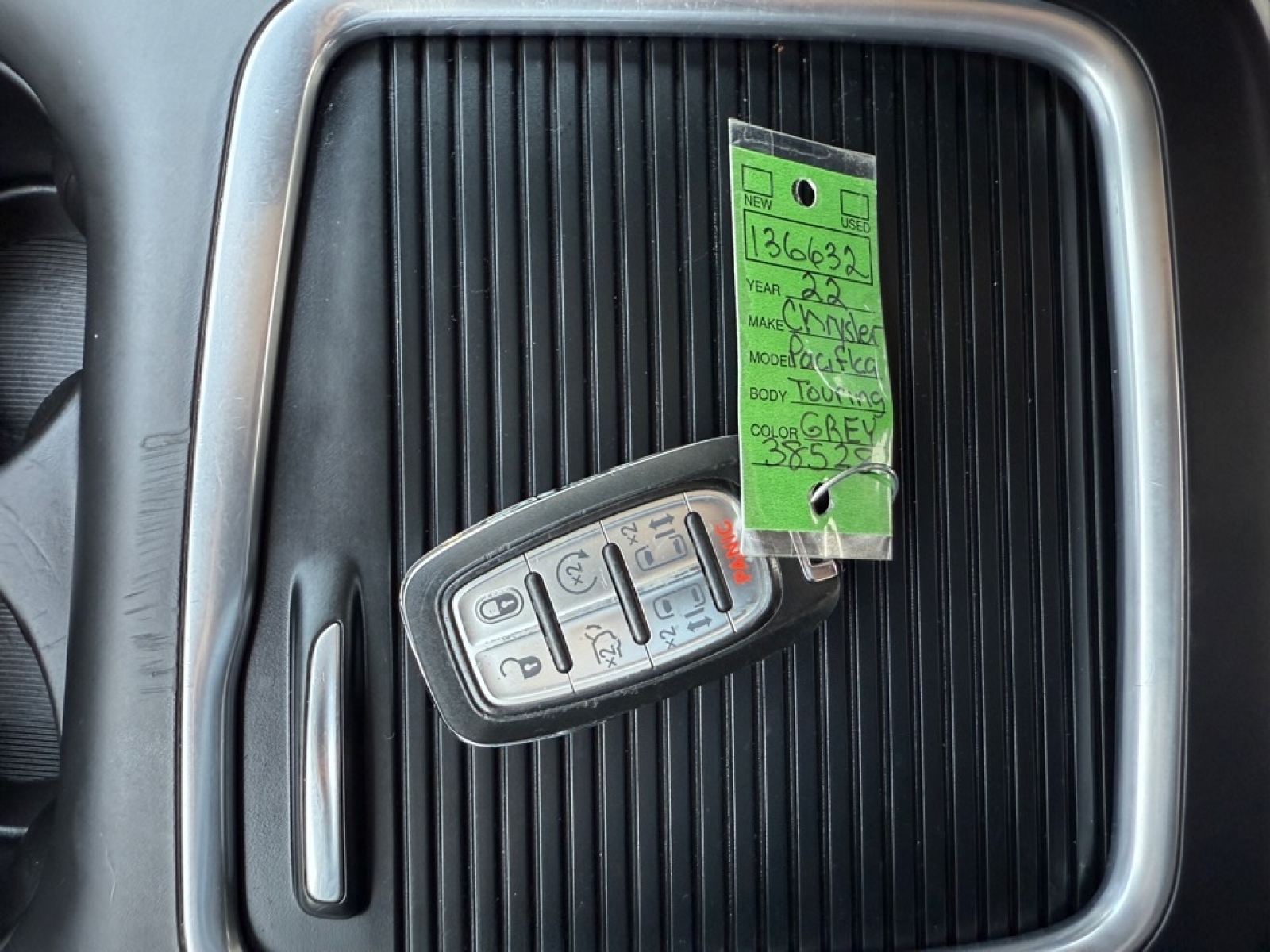 2022 Chrysler Pacifica Touring L, 39185A, Photo