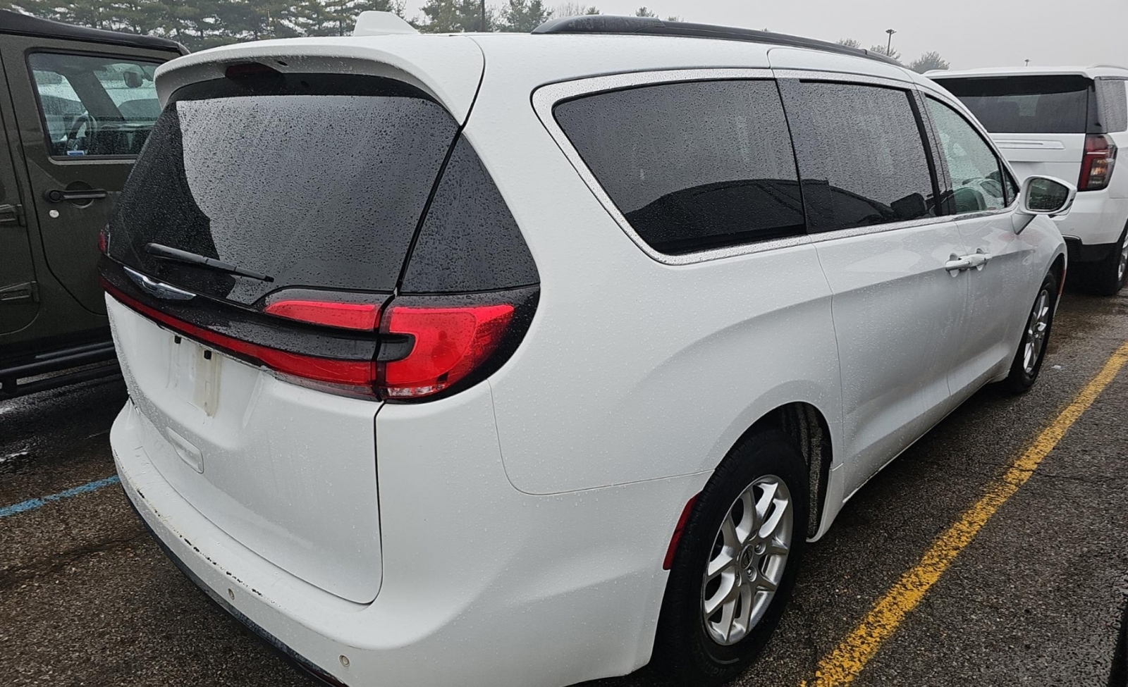 2022 Chrysler Pacifica Touring L, 39750, Photo