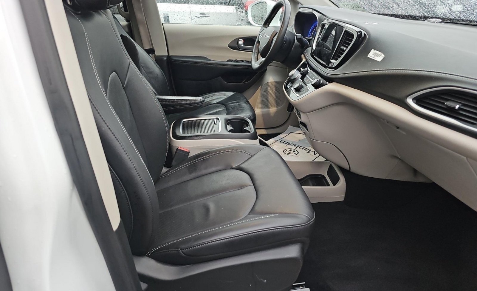 2022 Chrysler Pacifica Touring L, 39750, Photo