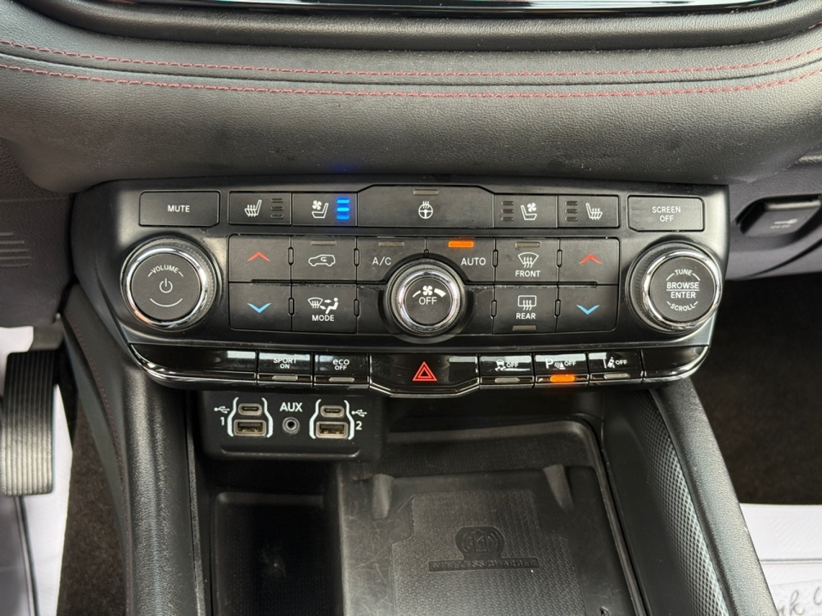 2022 Dodge Durango R/T Plus AWD, 38517, Photo