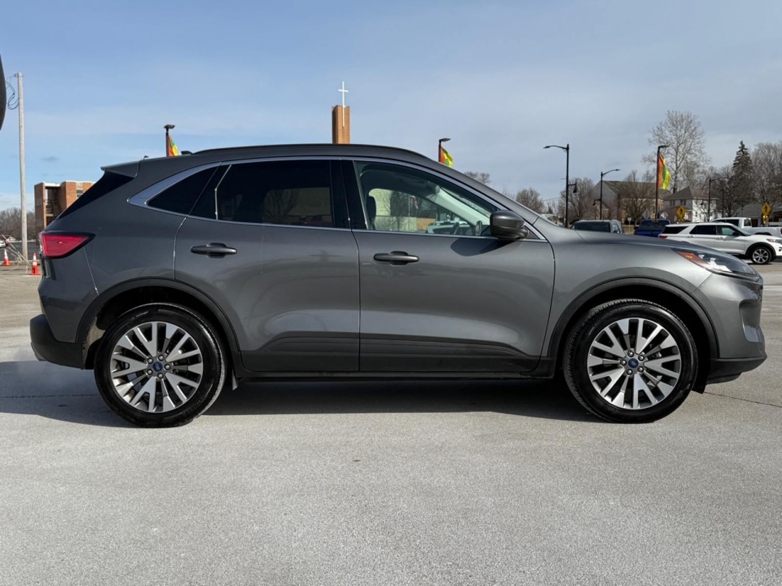 2022 Ford Escape Titanium, 38015, Photo