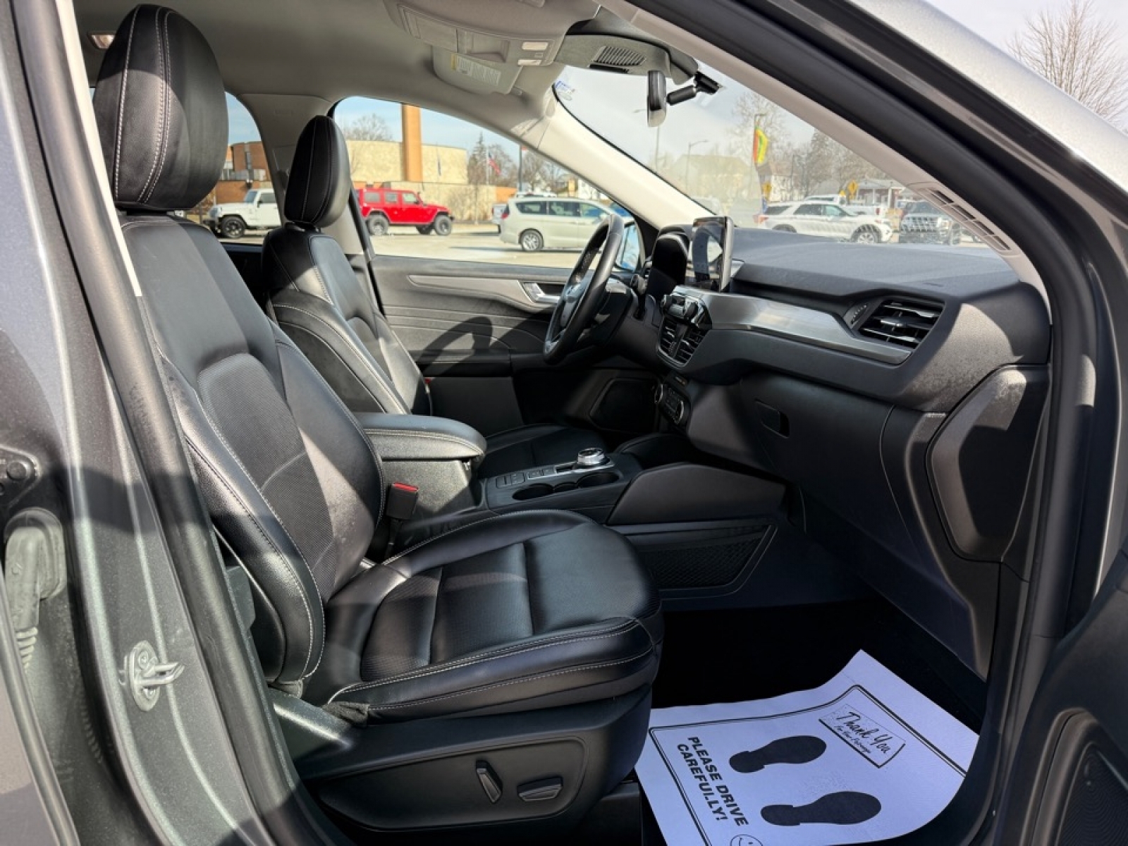 2022 Ford Escape Titanium, 38015, Photo