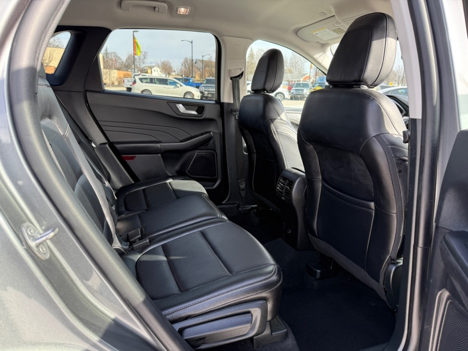 2022 Ford Escape Titanium, 38015, Photo