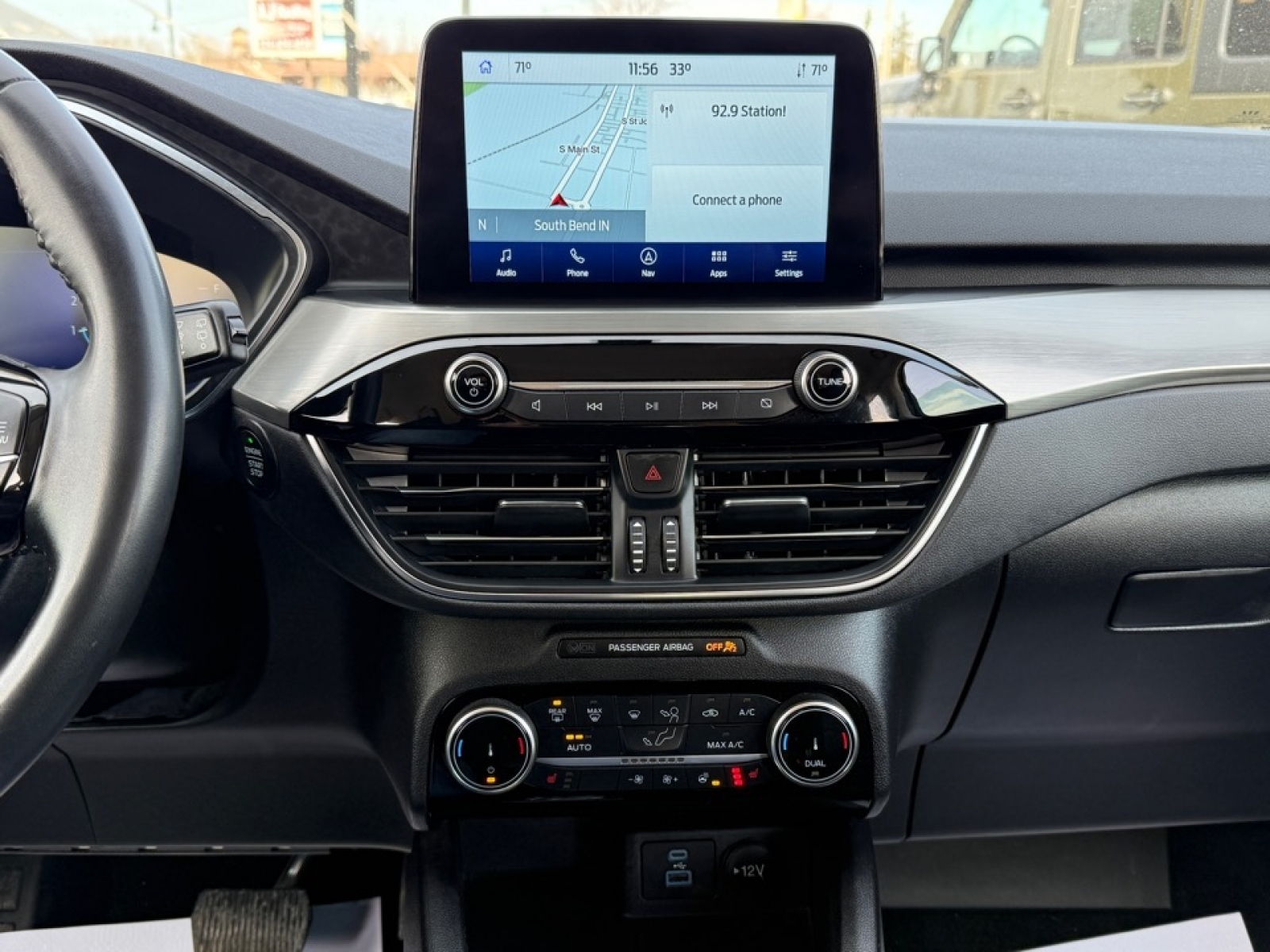 2022 Ford Escape Titanium, 38015, Photo