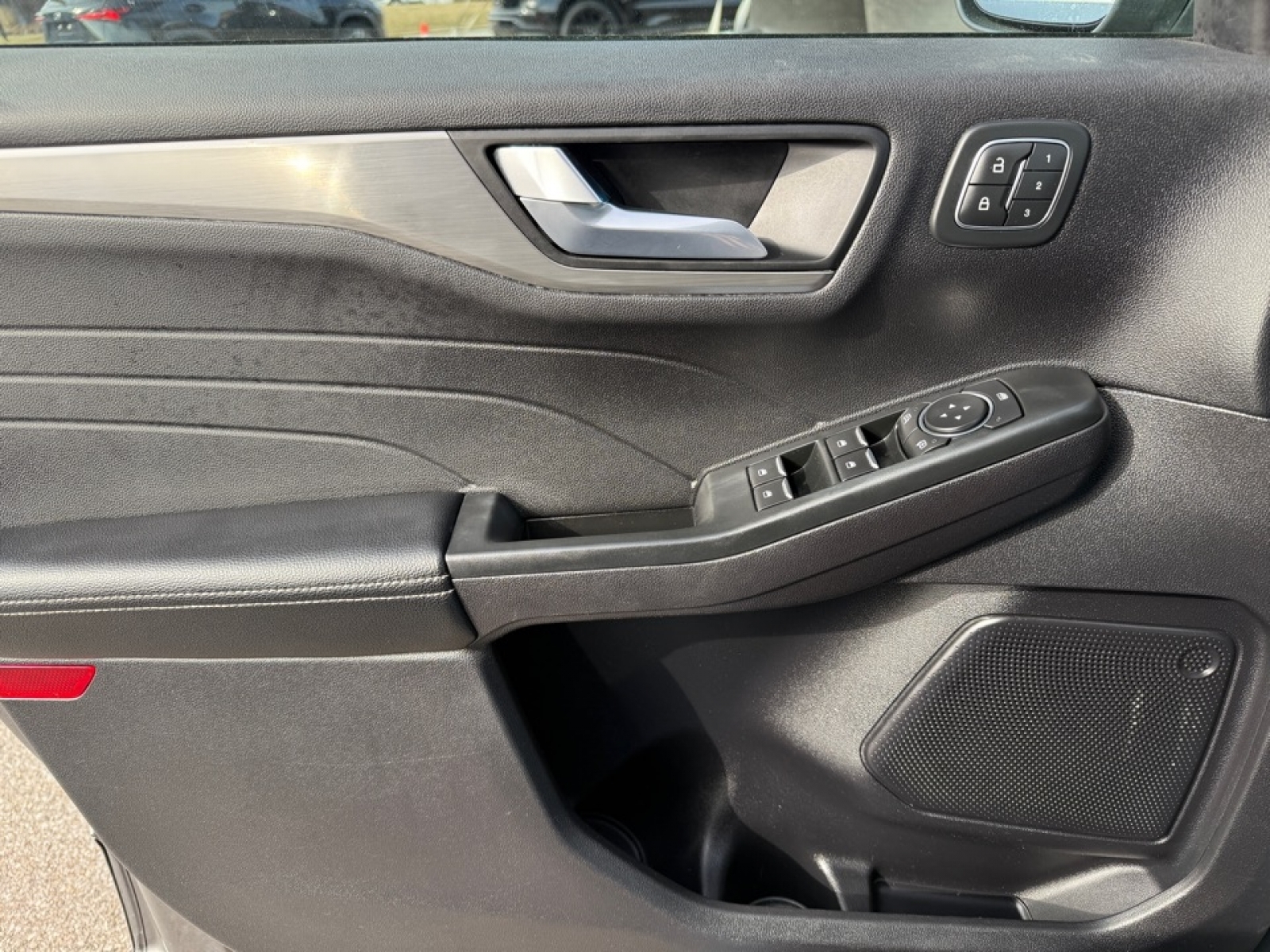 2022 Ford Escape Titanium, 38015, Photo