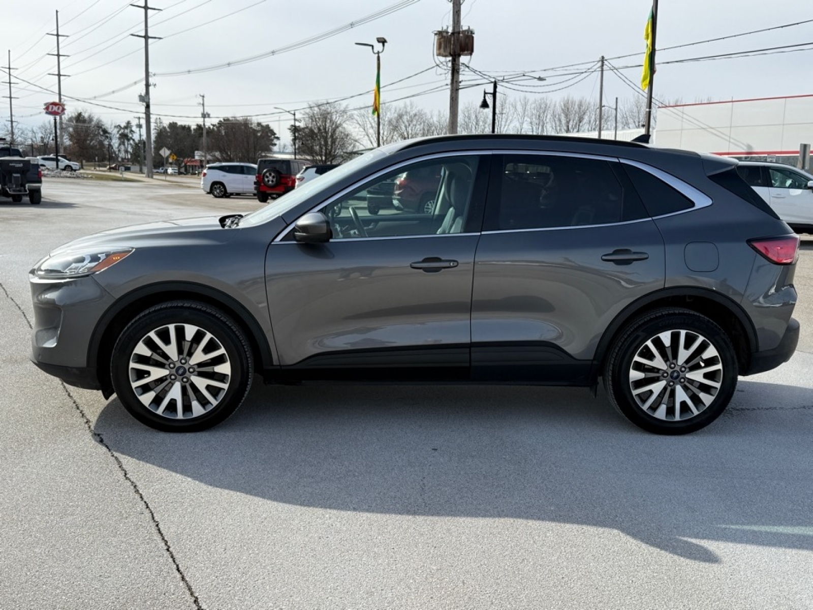 2022 Ford Escape Titanium, 38015, Photo