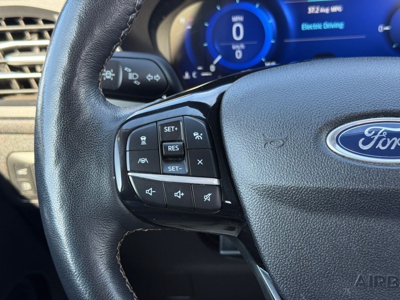 2022 Ford Escape Titanium Hybrid, 39229, Photo