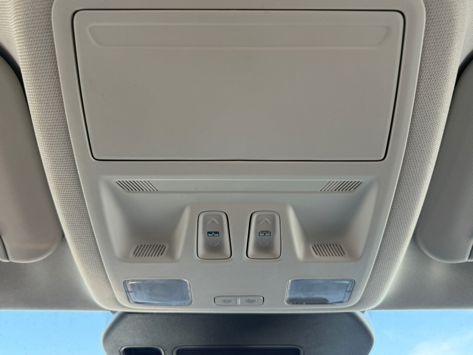 2022 Ford Escape Titanium Hybrid, 39229, Photo